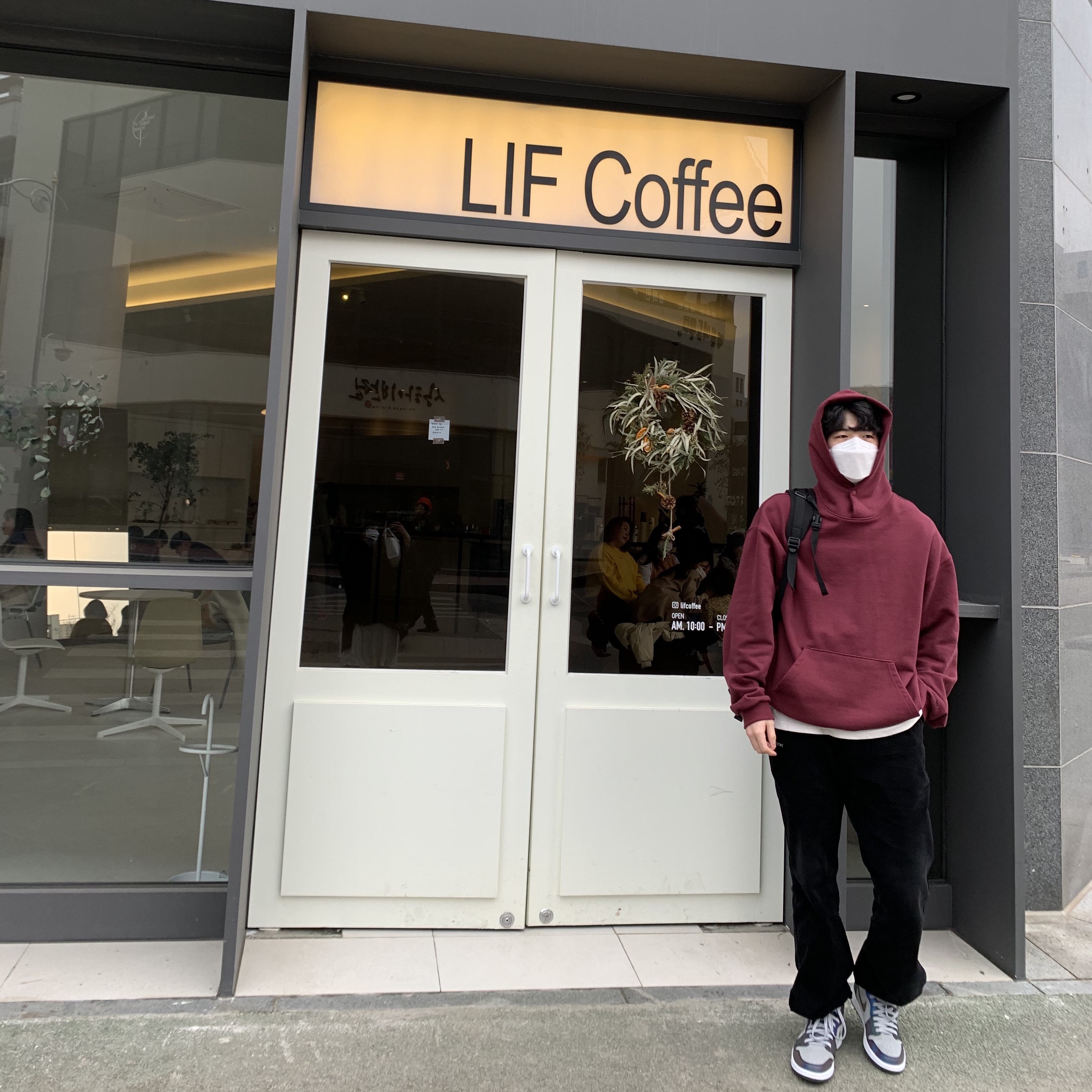 Jordan 1 x League of Legends Zoom Air CMFT Esports 착용 스타일