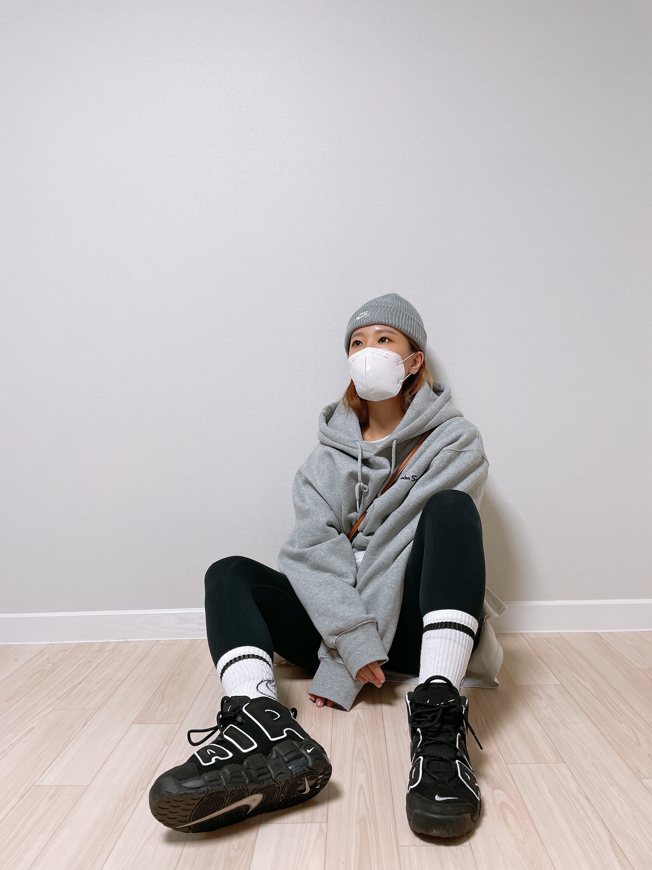 (GS) Nike Air More Uptempo Black White 2020 착용 스타일 - 2