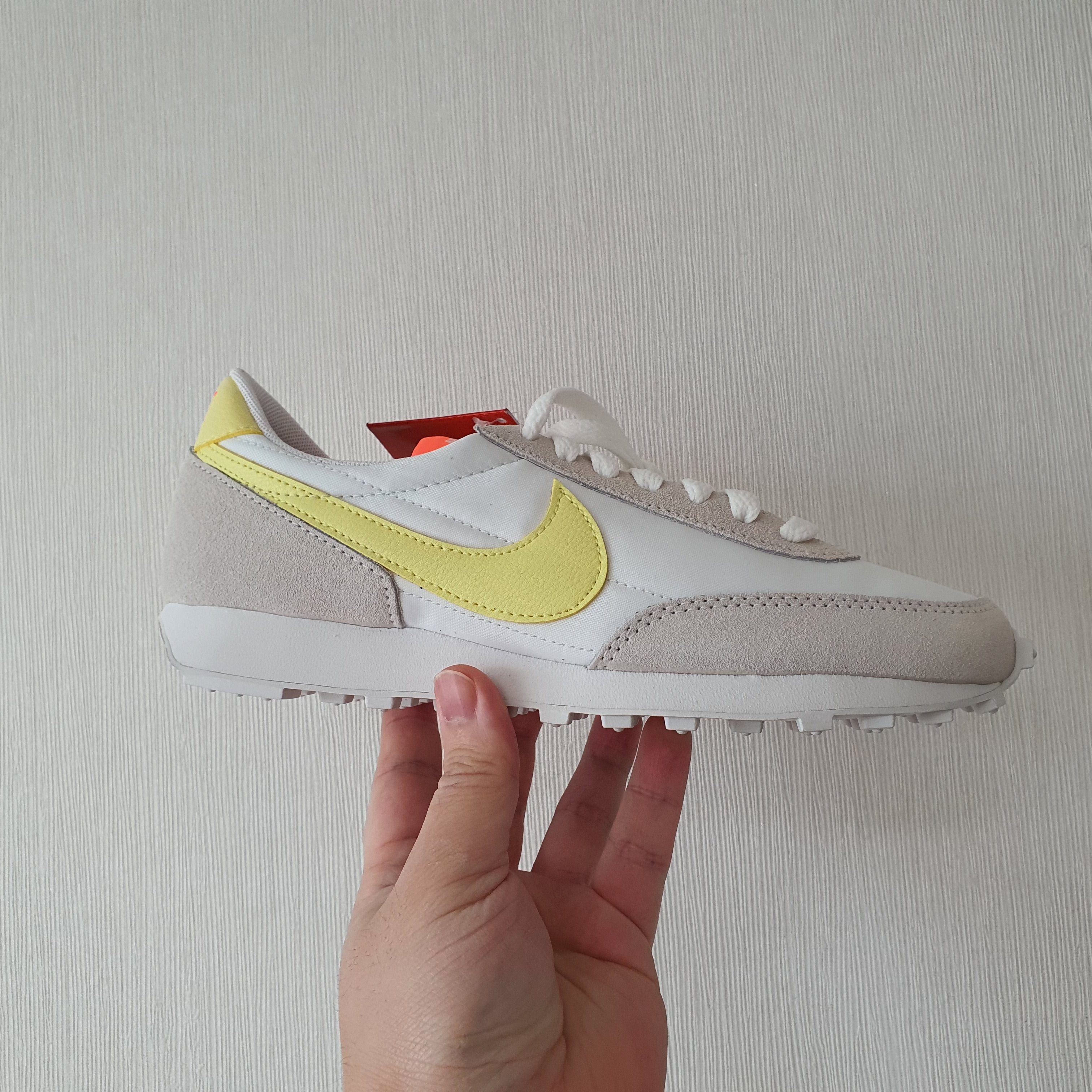 (W) Nike Daybreak Pale Ivory Light Zitron Bright Mango 착용 스타일