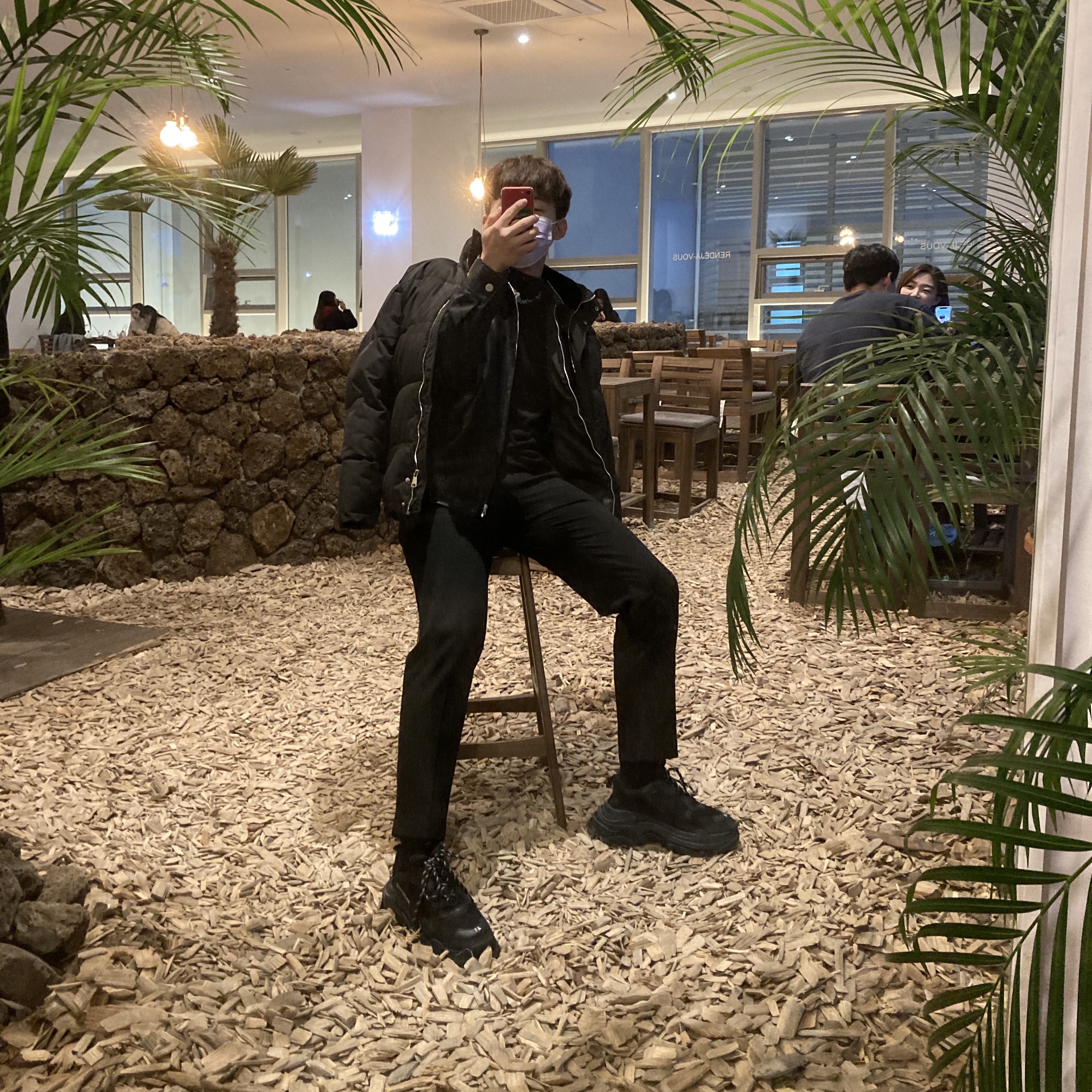 Balenciaga Triple S Triple Black 2018 Reissue (Pre-Distressed) 착용 스타일