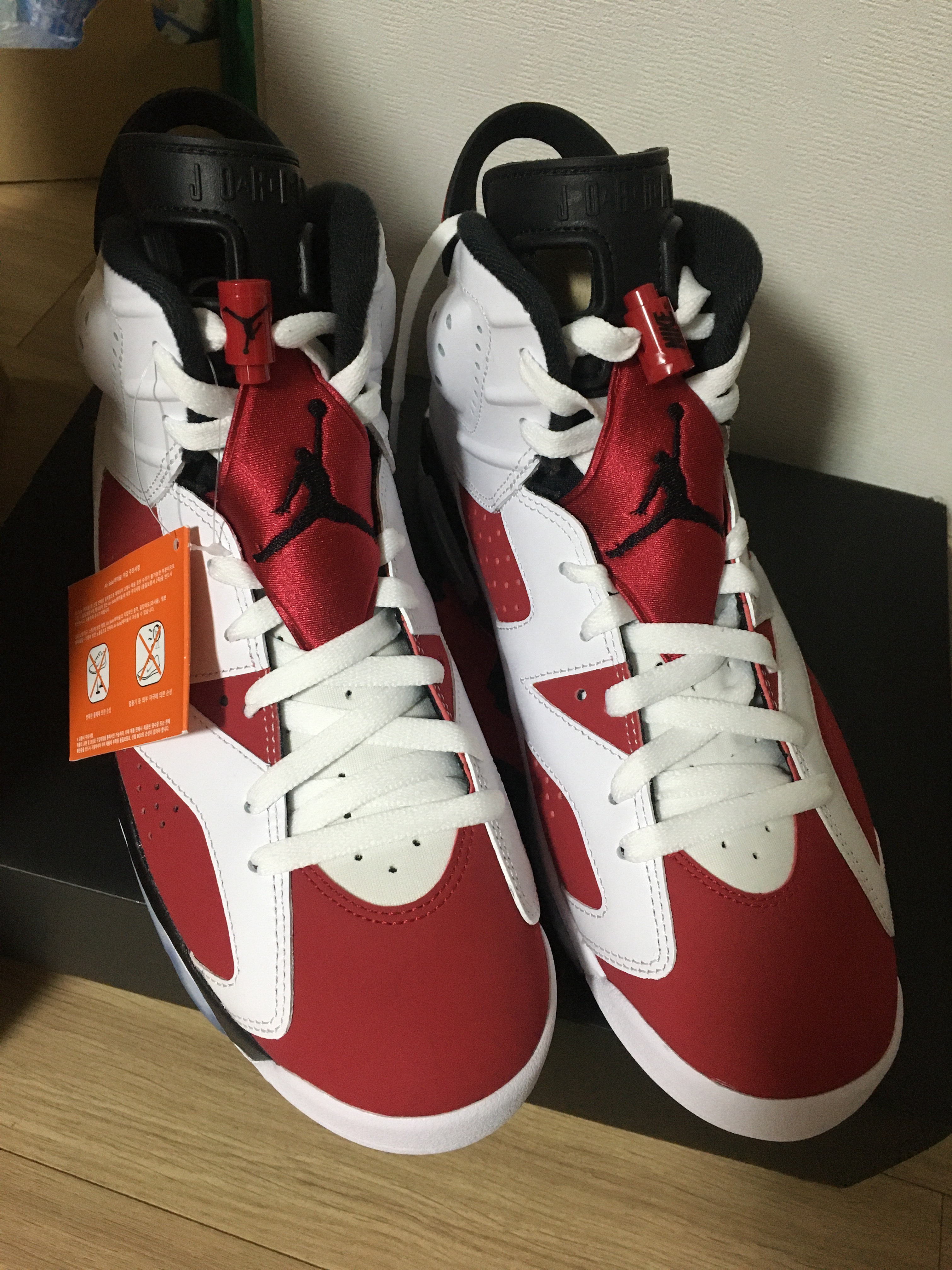 Jordan 6 Retro Carmine 2021 착용 스타일 - 1