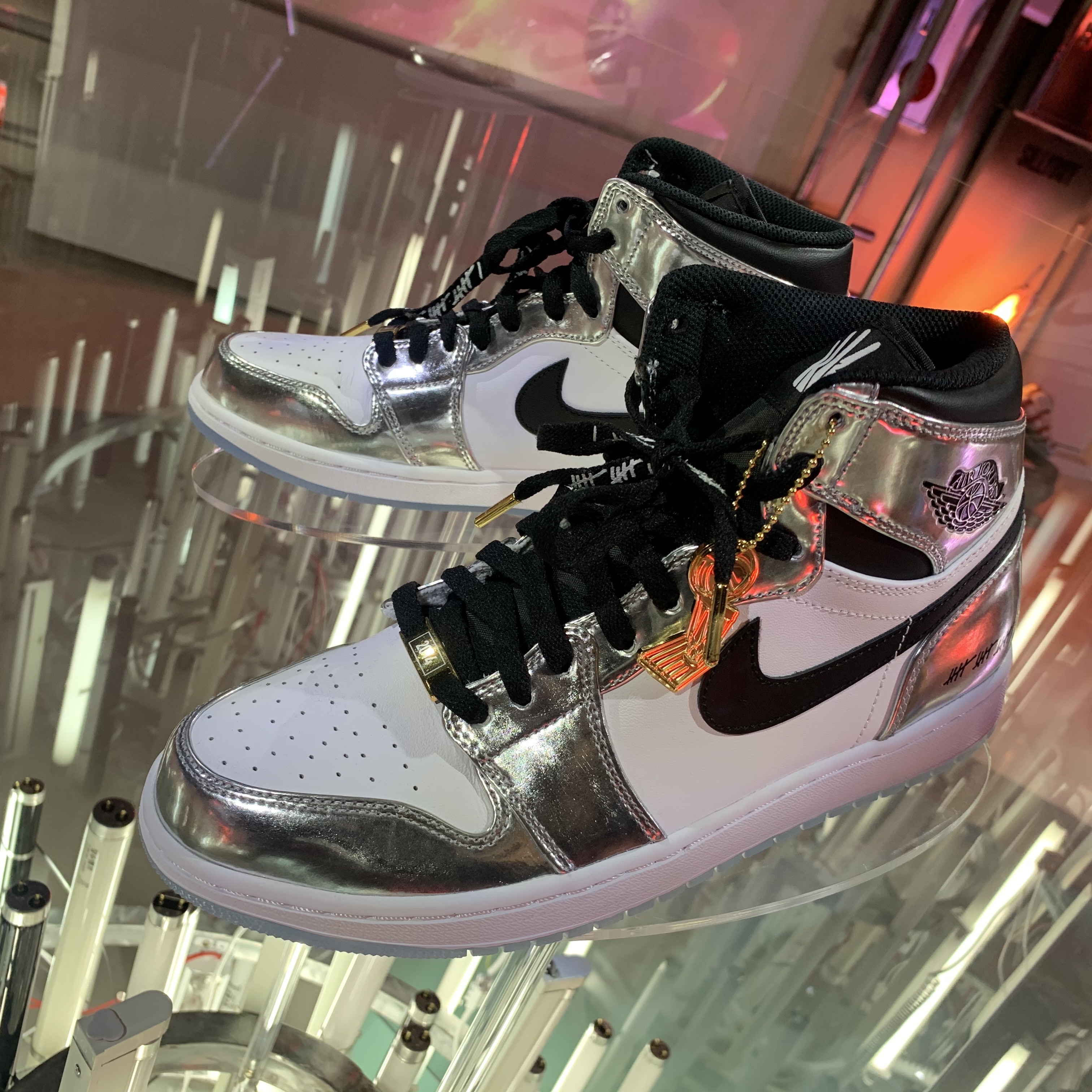 Jordan 1 x Dior High OG 착용 스타일 - 4