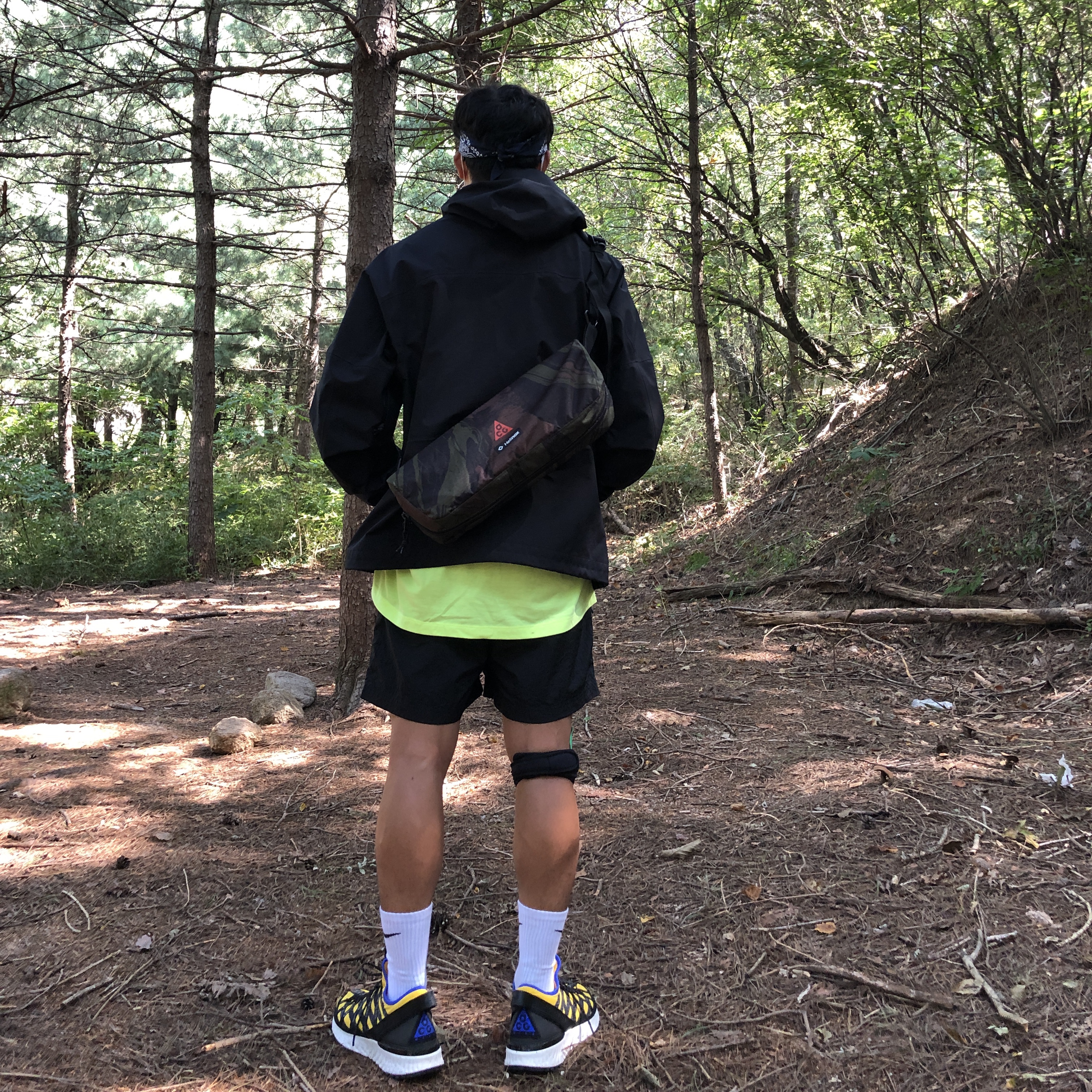 Nike ACG React Terra Gobe Amarillo 착용 스타일 - 1