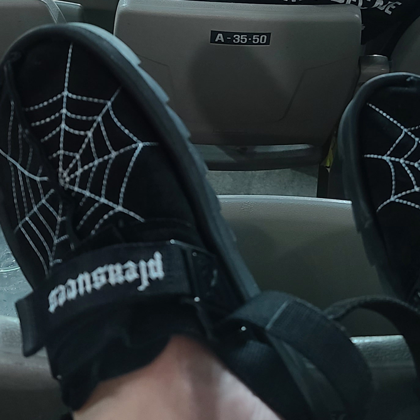 Reebok x Pleasures Beatnik 착용 스타일