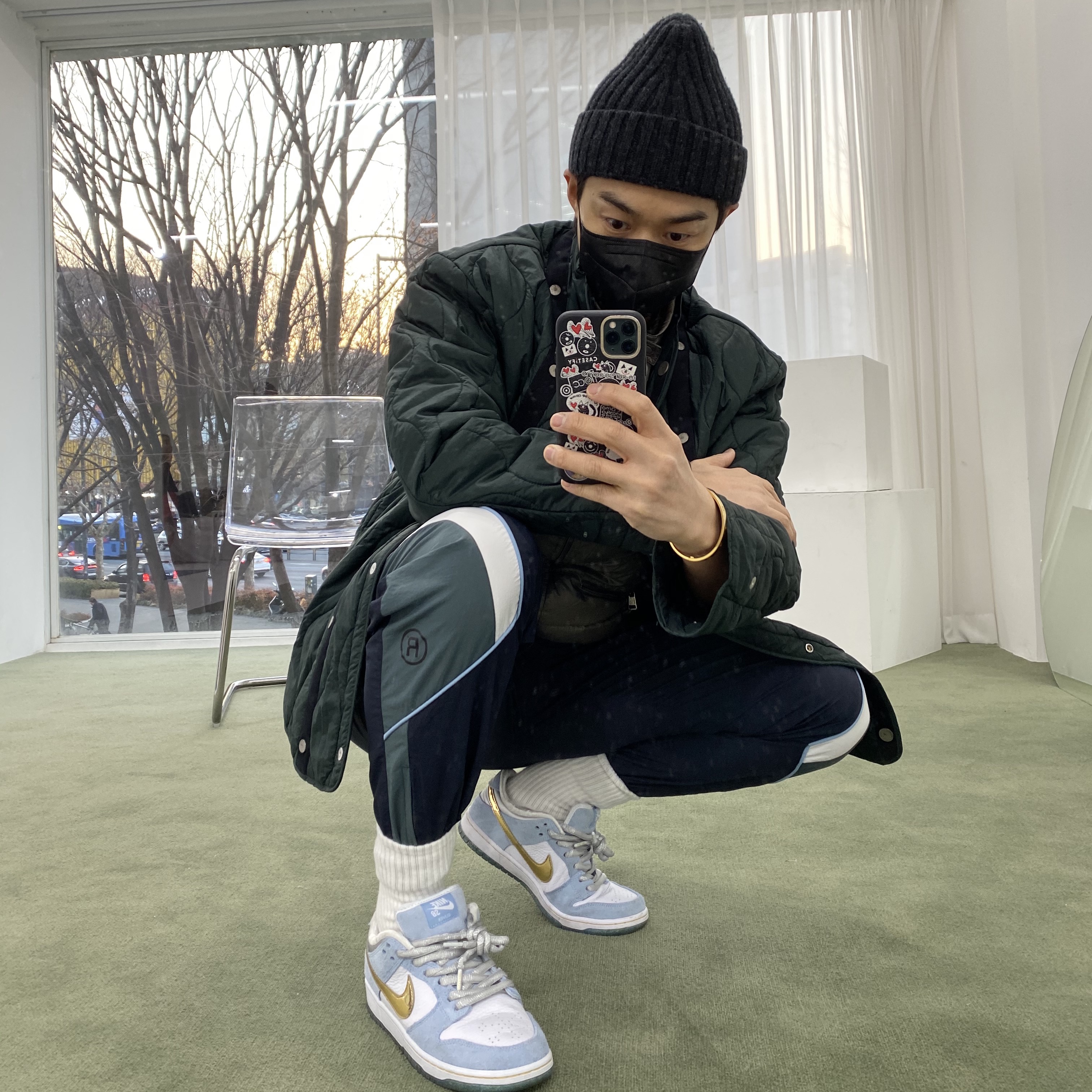Nike x Sean Cliver SB Dunk Low Holiday Special 착용 스타일
