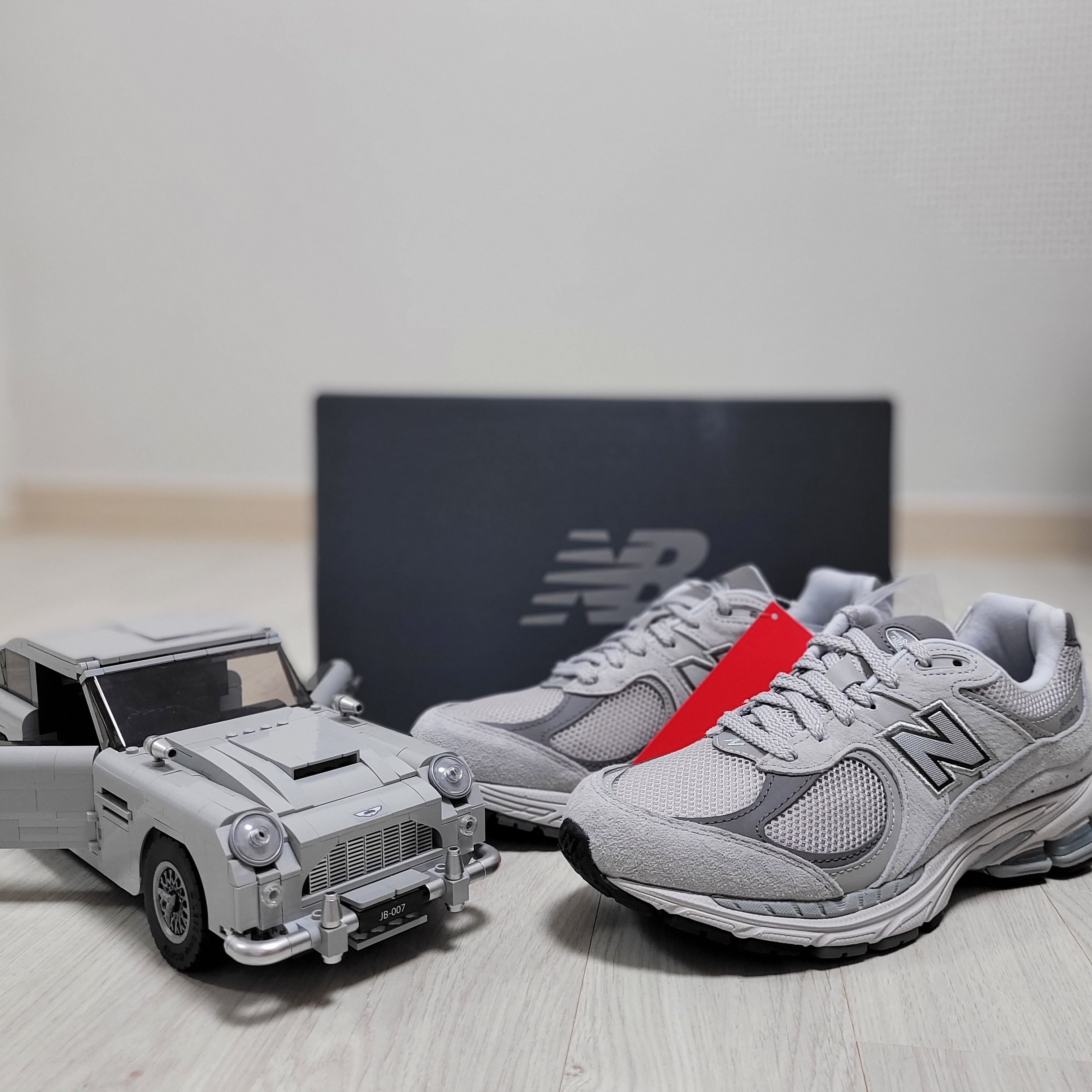 New Balance 2002R T2 Gray 착용 스타일