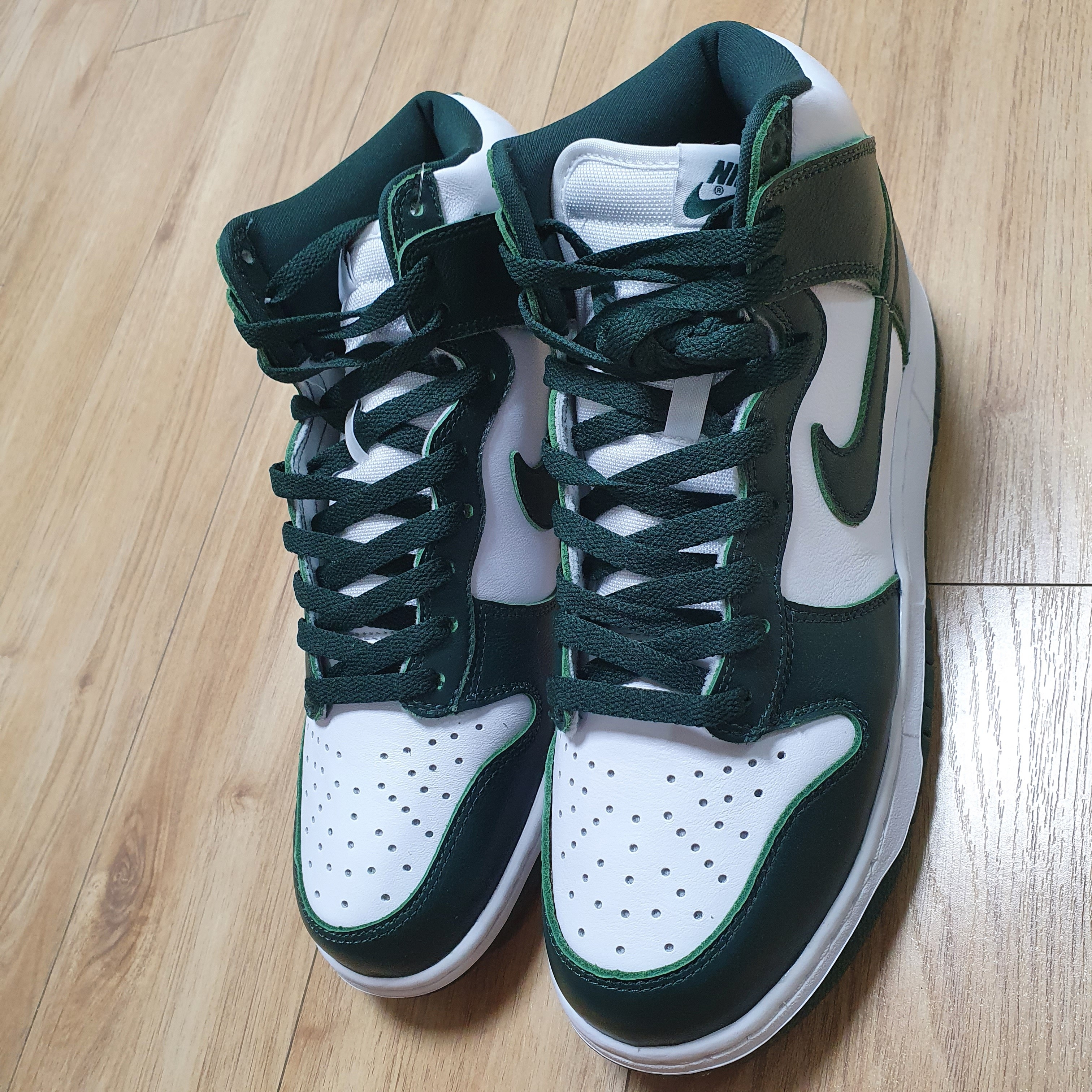 Nike Dunk High SP Spartan Green 착용 스타일 - 2