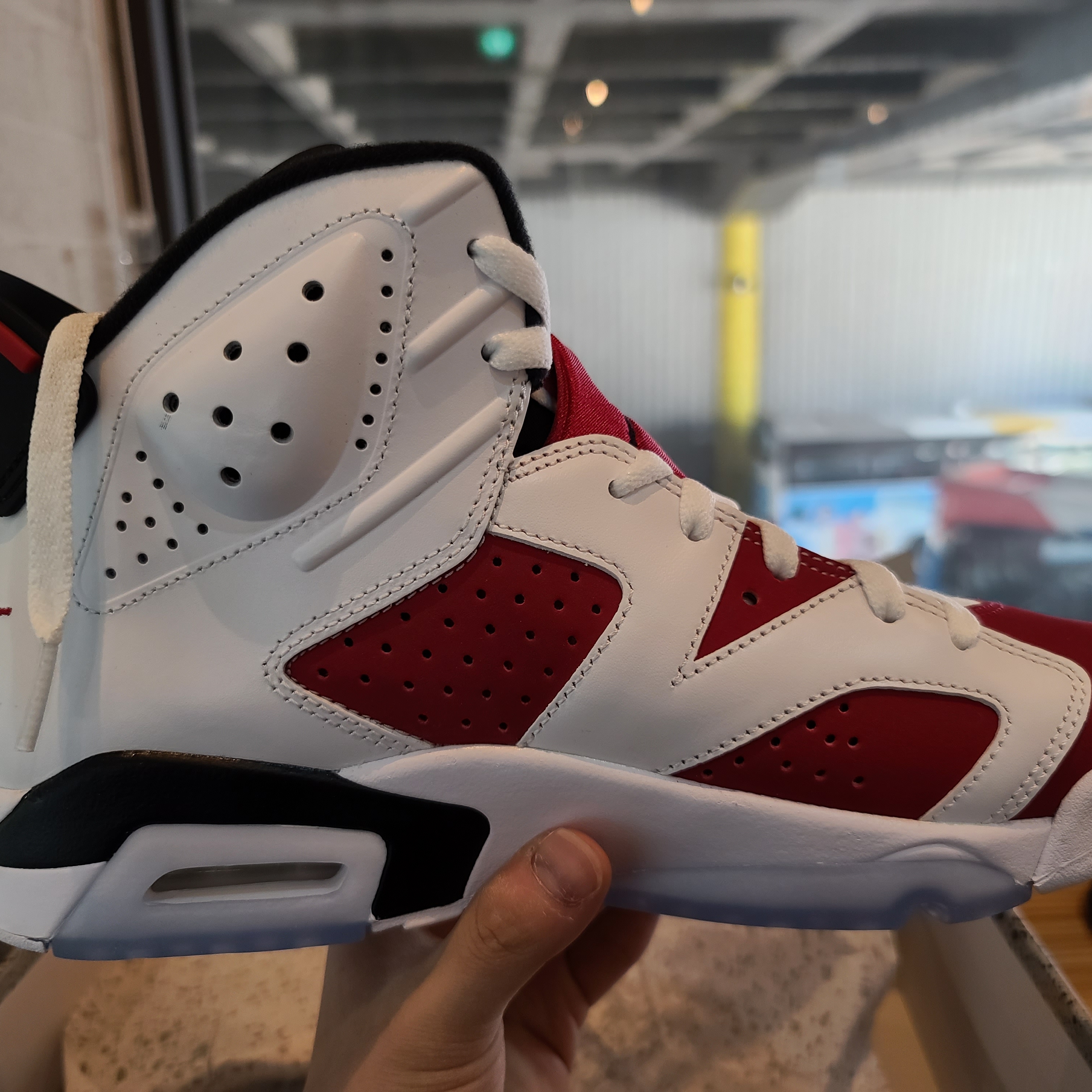 Jordan 6 Retro Carmine 2021 착용 스타일 - 4