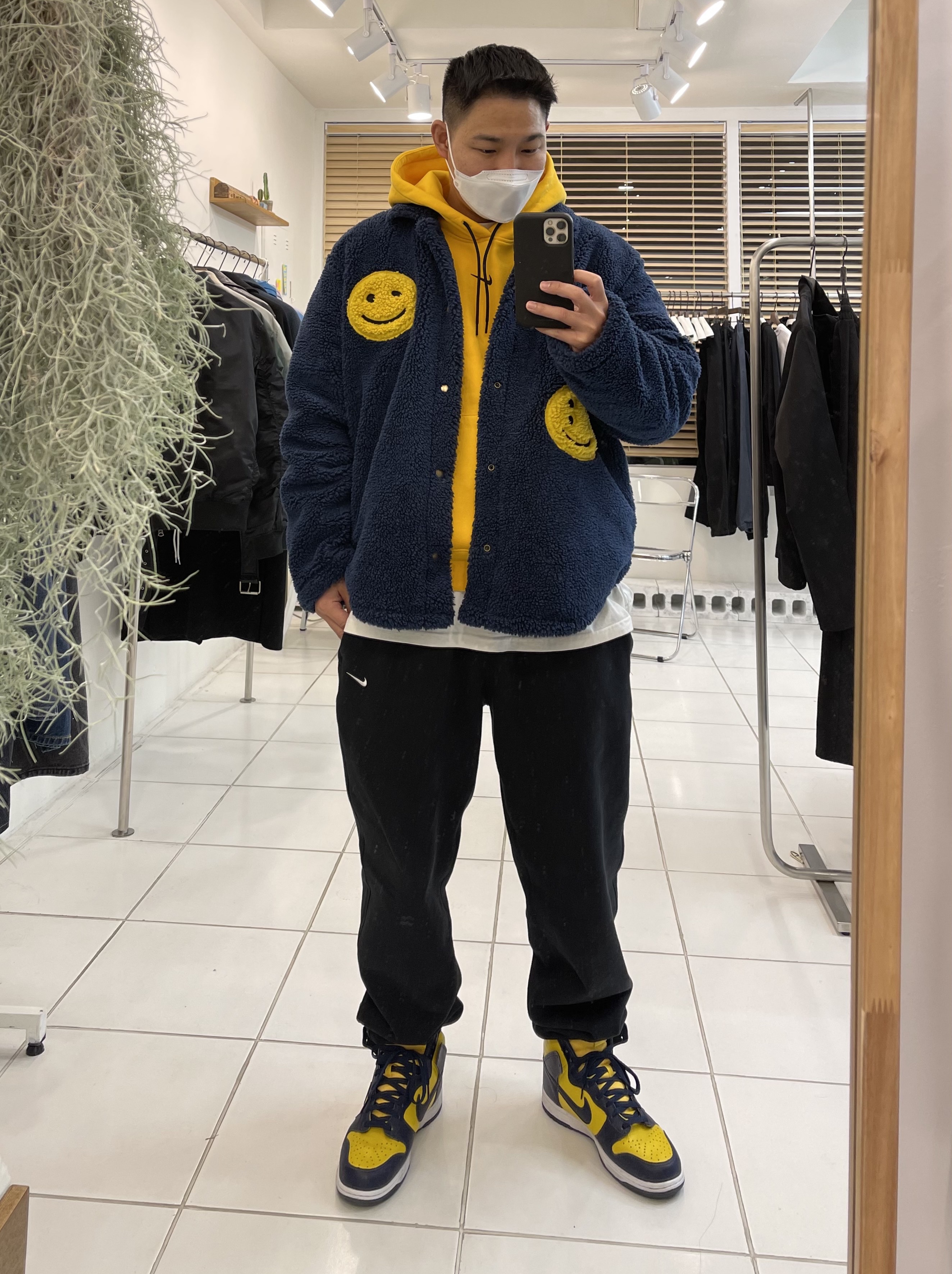 Nike Dunk High SP Maize & Blue, Nike x Drake Nocta Essential Hoodie University Gold - Asia 착용 스타일