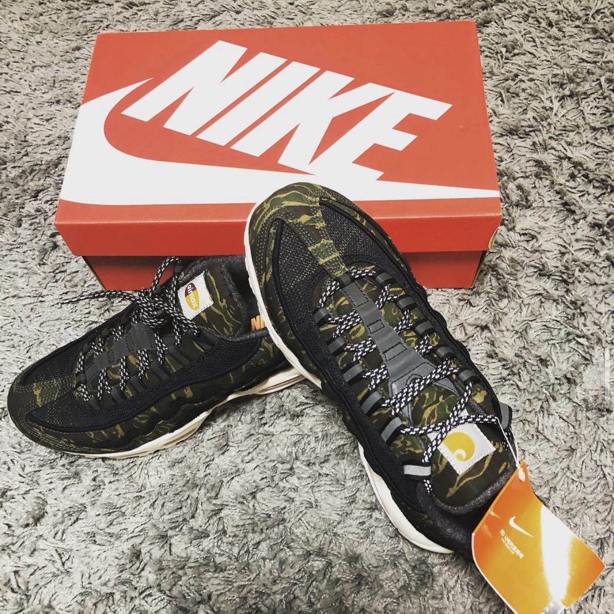 Nike x Carhartt WIP Air Max 95 Camo 착용 스타일