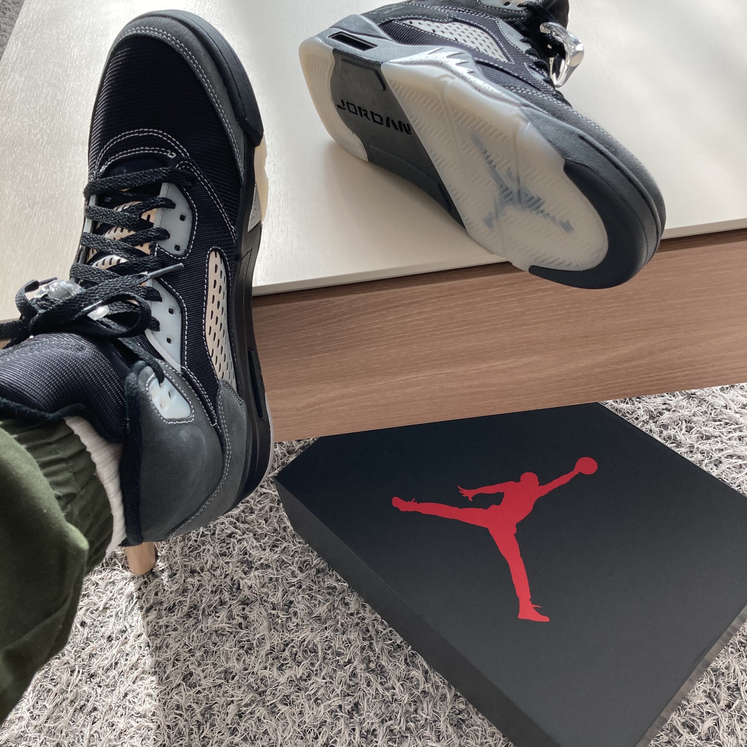 Jordan 5 Retro Anthracite 착용 스타일 - 1
