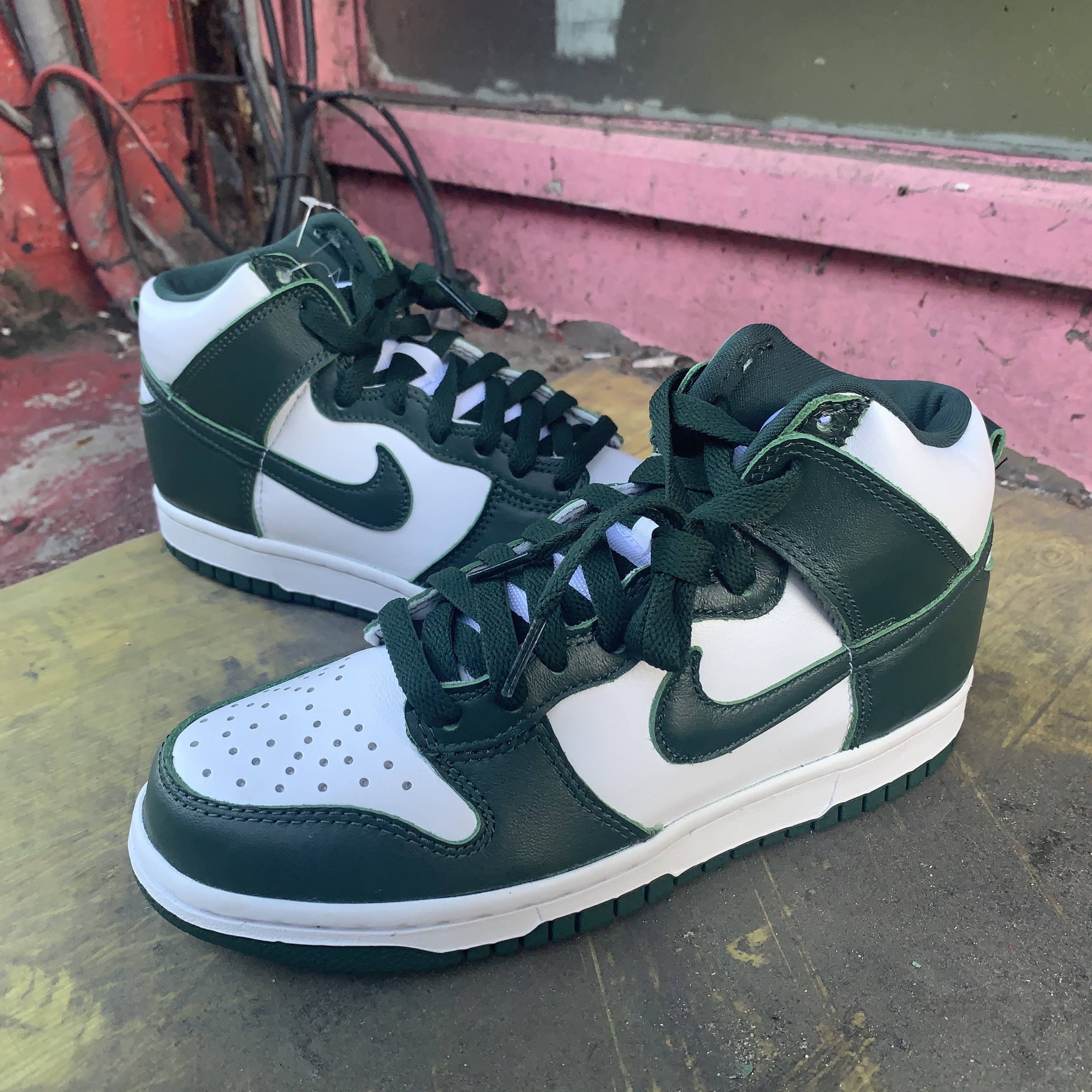 Nike Dunk High SP Spartan Green 착용 스타일