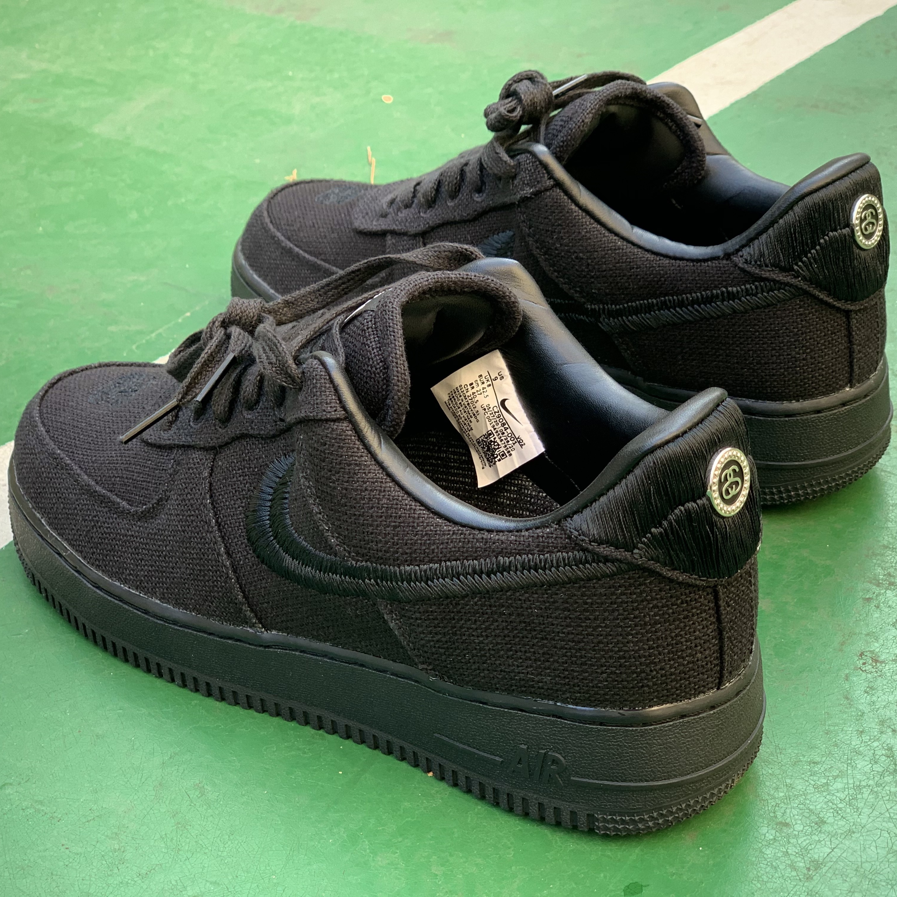 Nike x Stussy Air Force 1 Low Triple Black 착용 스타일