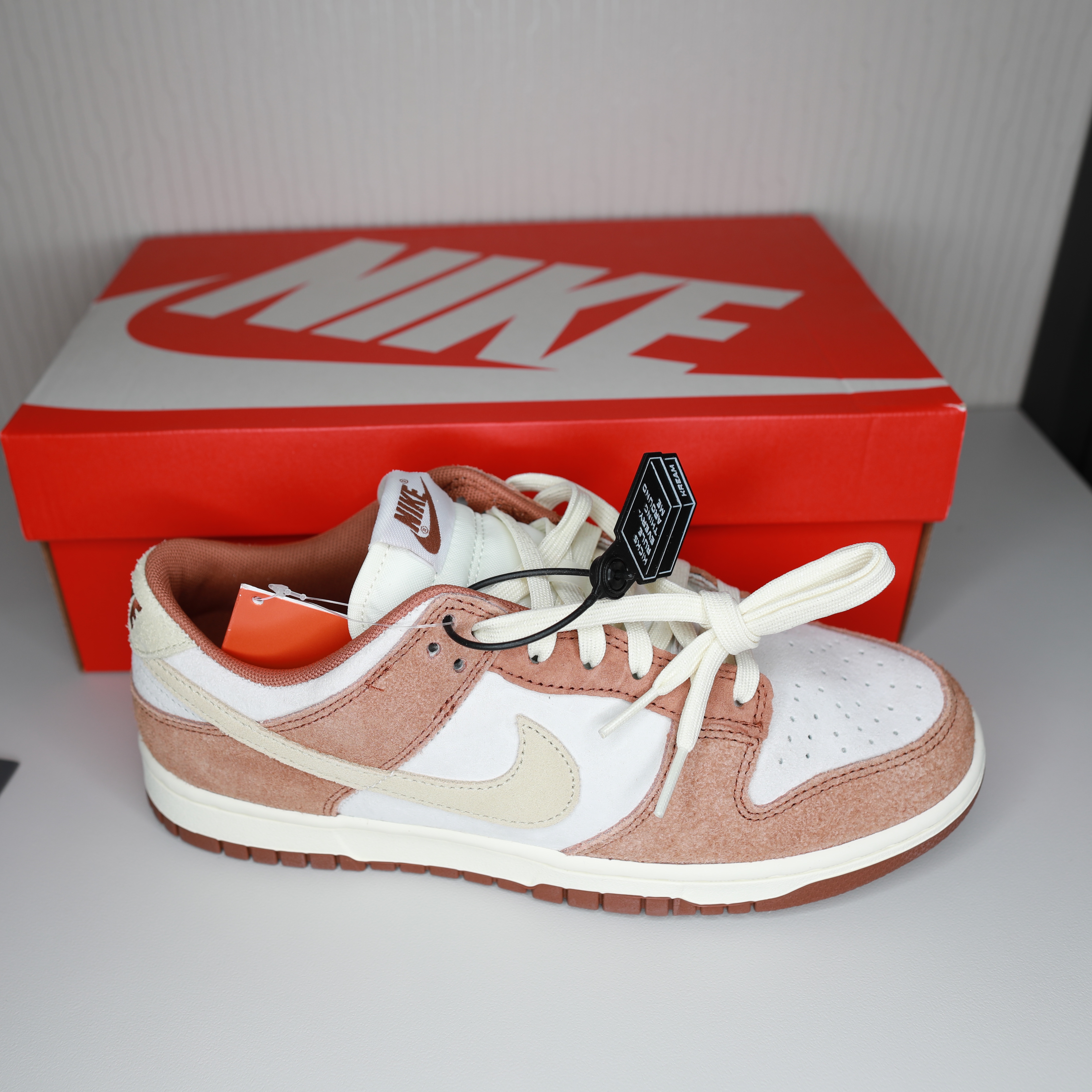 Nike Dunk Low Pro Premium Medium Curry 착용 스타일