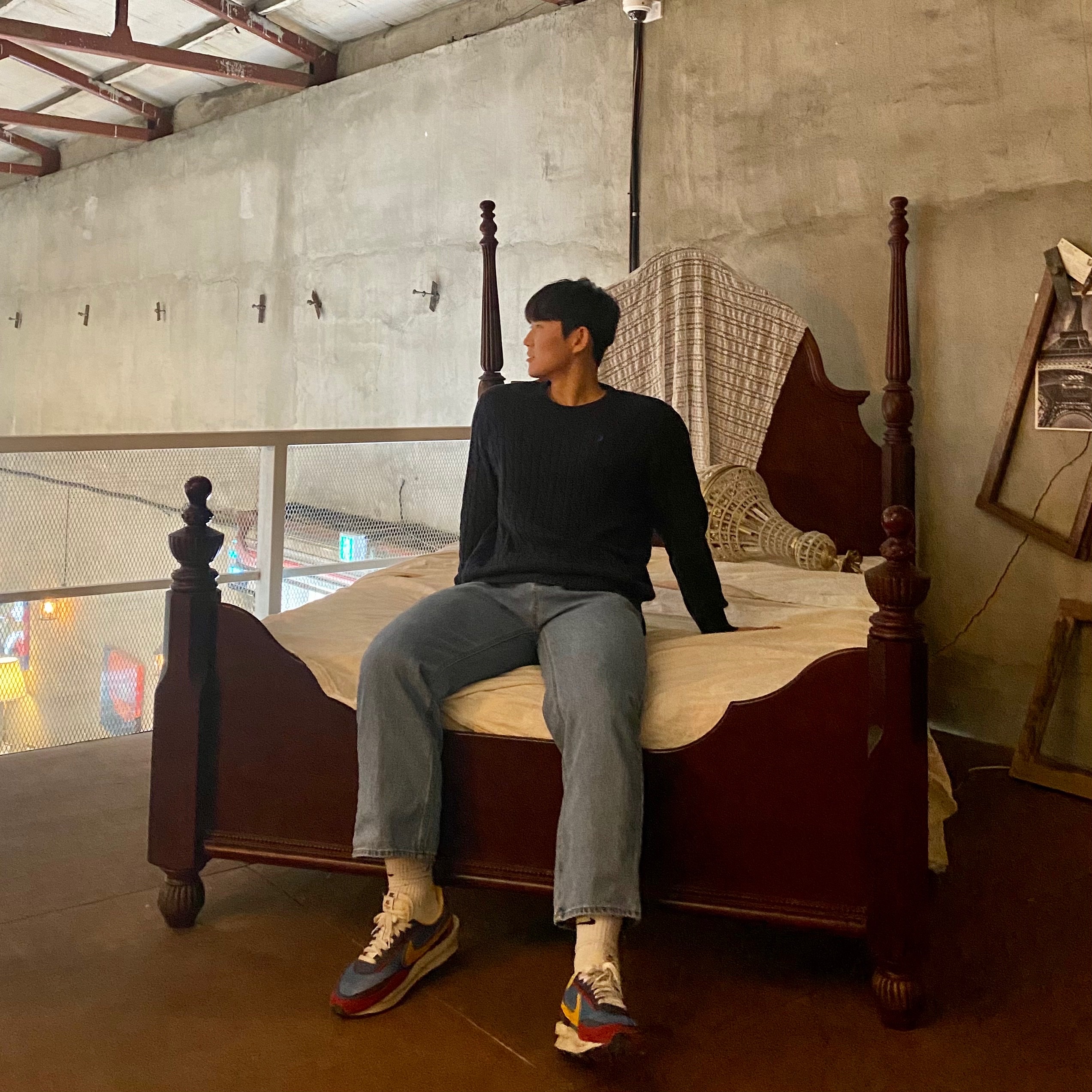 Nike x Sacai LDWaffle Blue Multi 착용 스타일