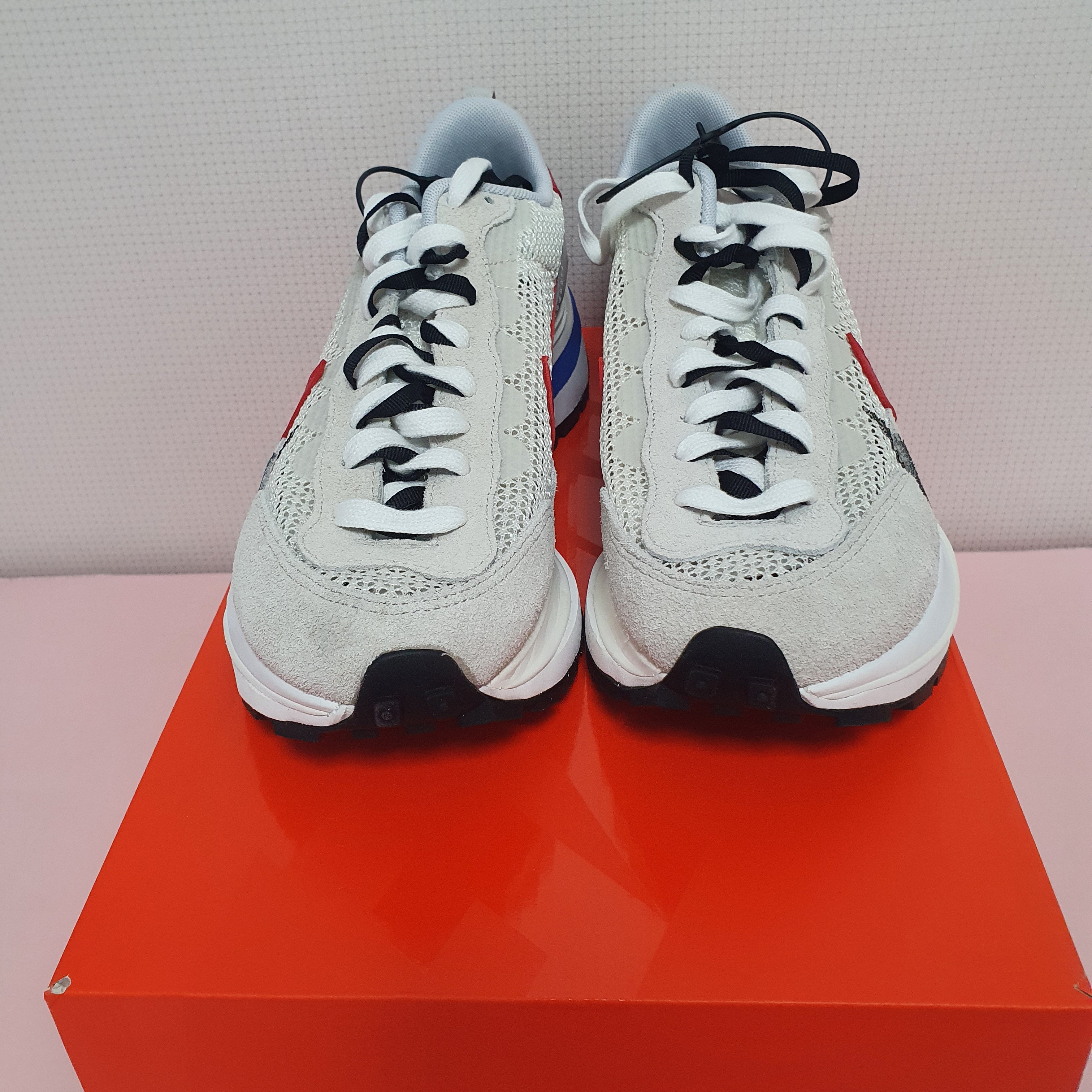 Nike x Sacai VaporWaffle Royal Fuchsia 착용 스타일 - 3