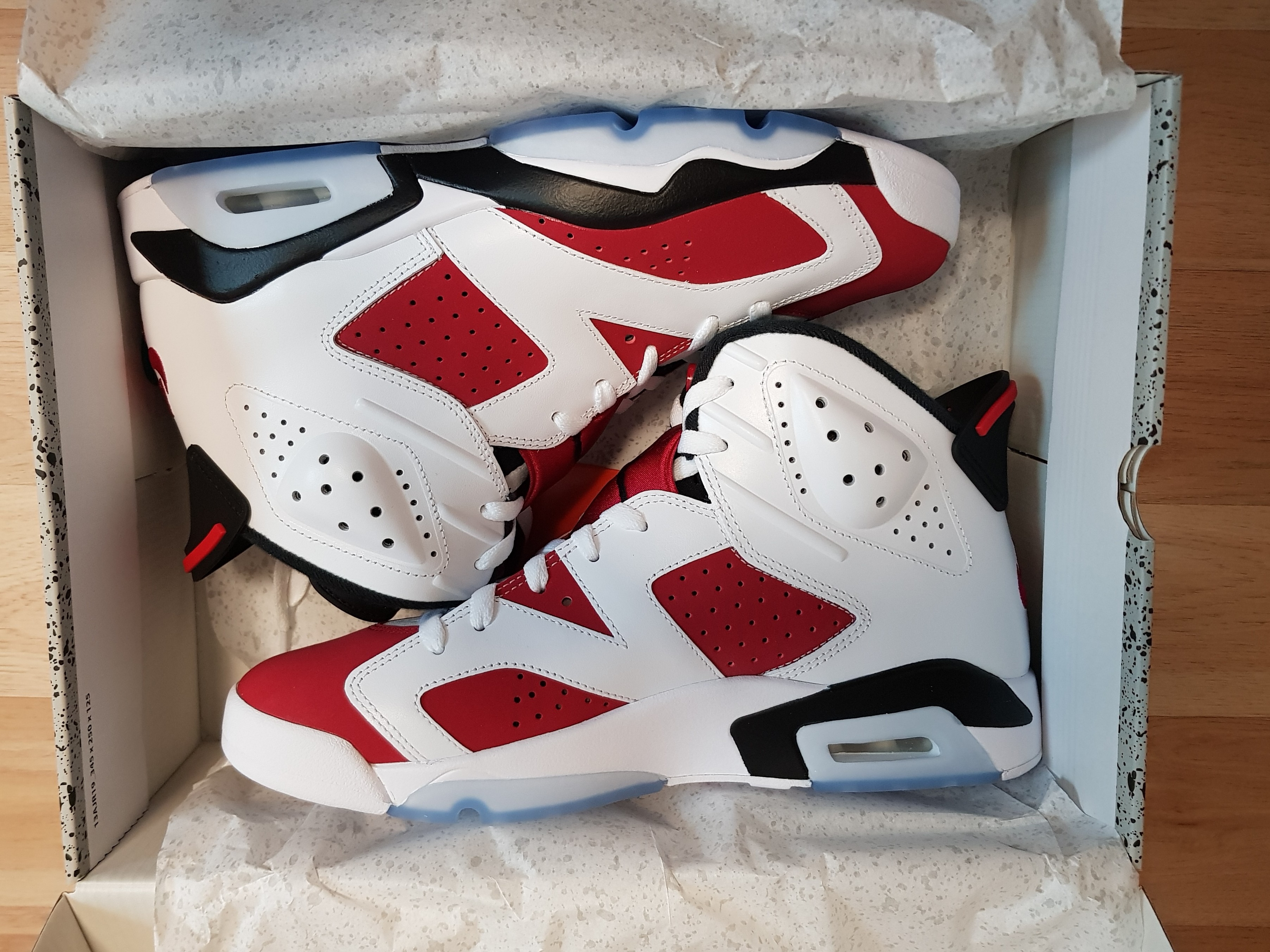 Jordan 6 Retro Carmine 2021 착용 스타일 - 3