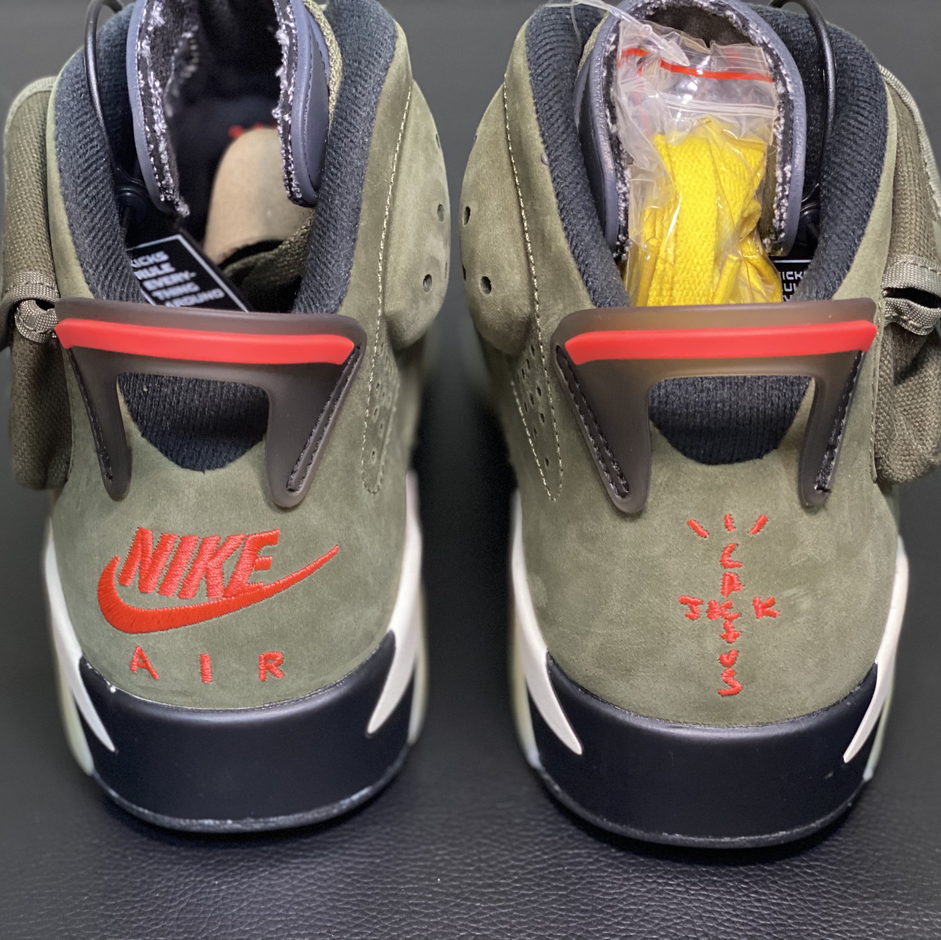 Jordan 6 x Travis Scott Retro Olive 착용 스타일 - 4