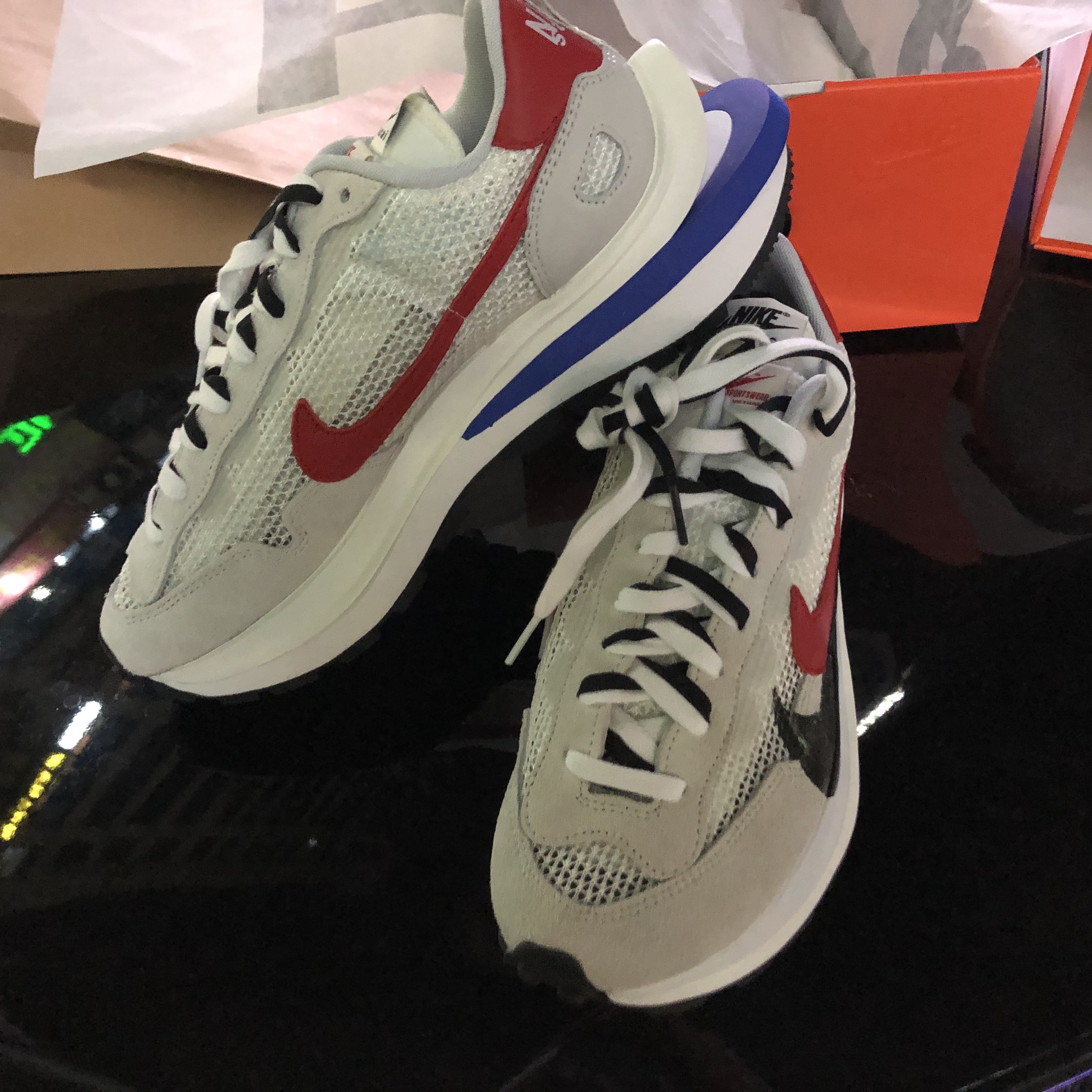 Nike x Sacai VaporWaffle Royal Fuchsia 착용 스타일