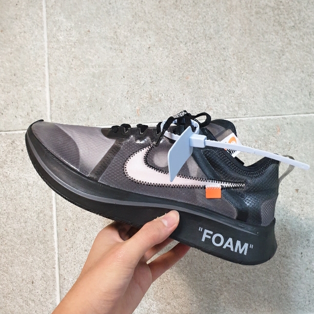 Nike x Off-White Zoom Fly SP Black 착용 스타일
