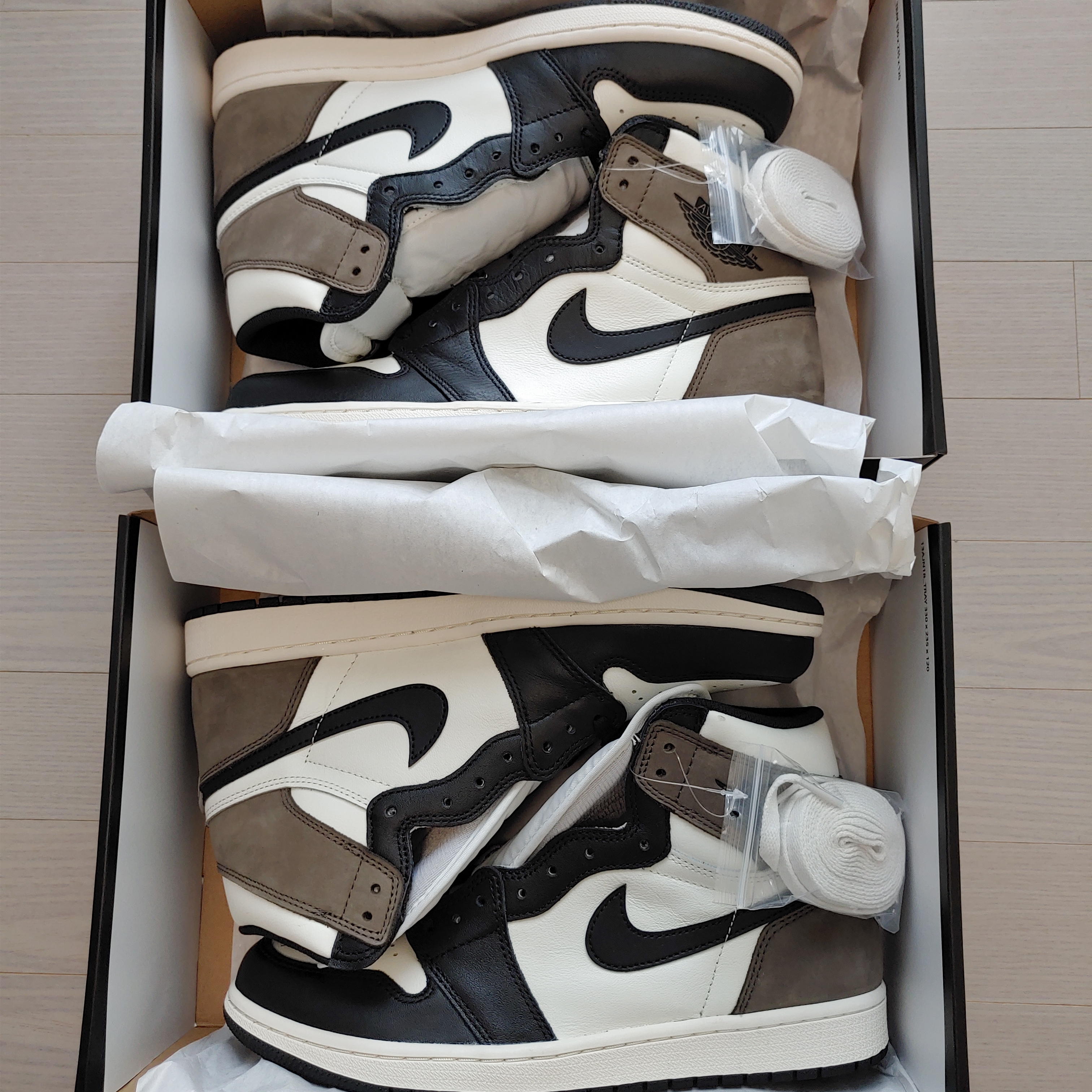 Jordan 1 Retro High OG Black Mocha 착용 스타일 - 1