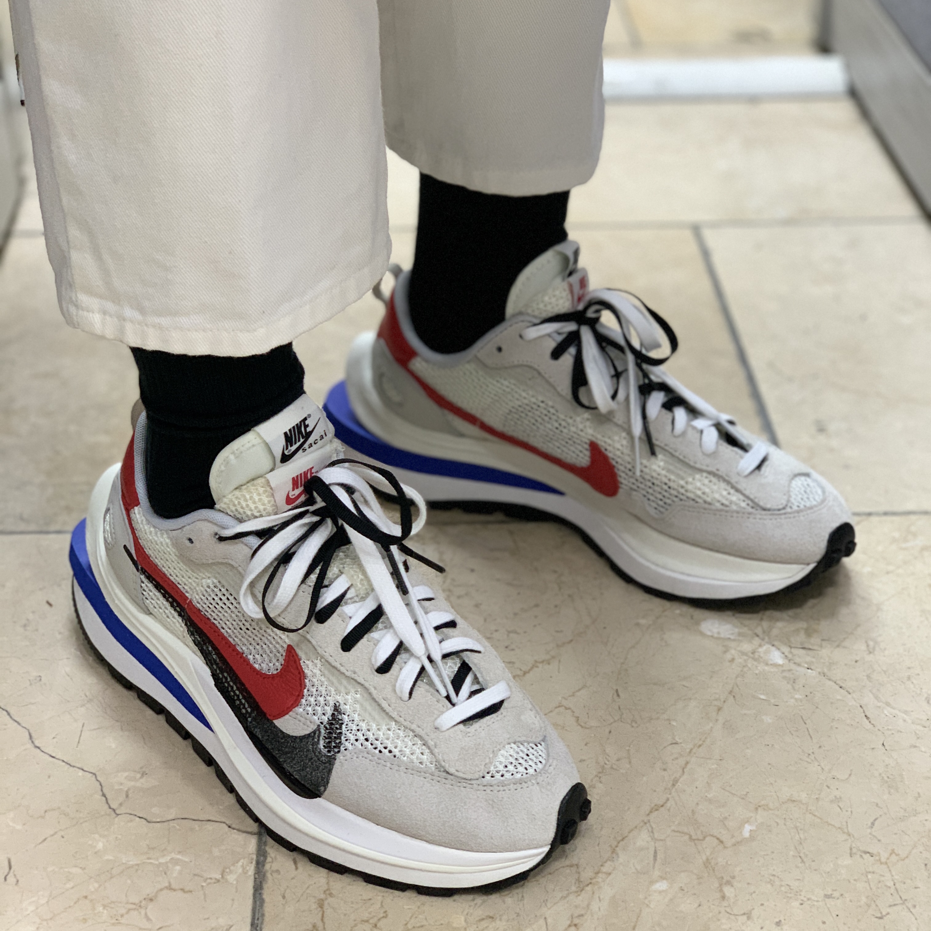 Nike x Sacai VaporWaffle Royal Fuchsia 착용 스타일