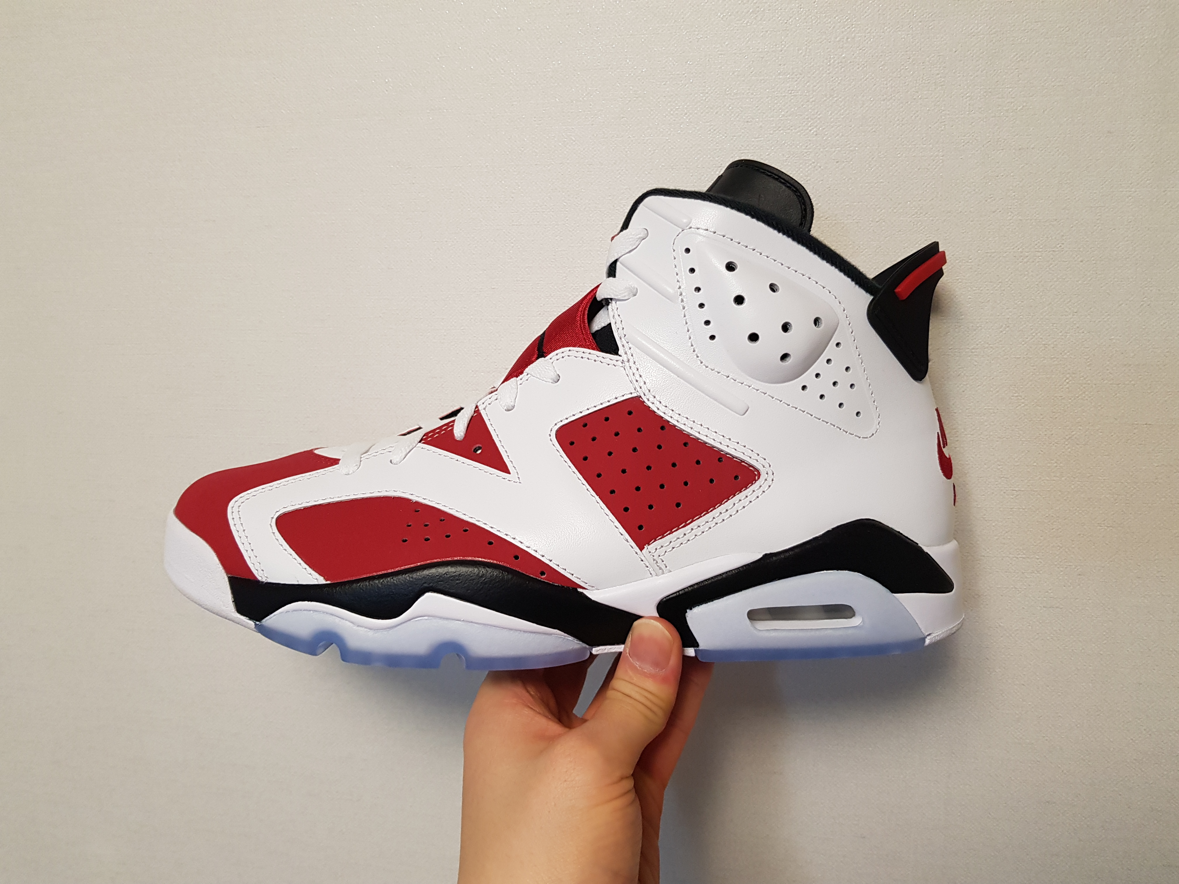 Jordan 6 Retro Carmine 2021 착용 스타일 - 2