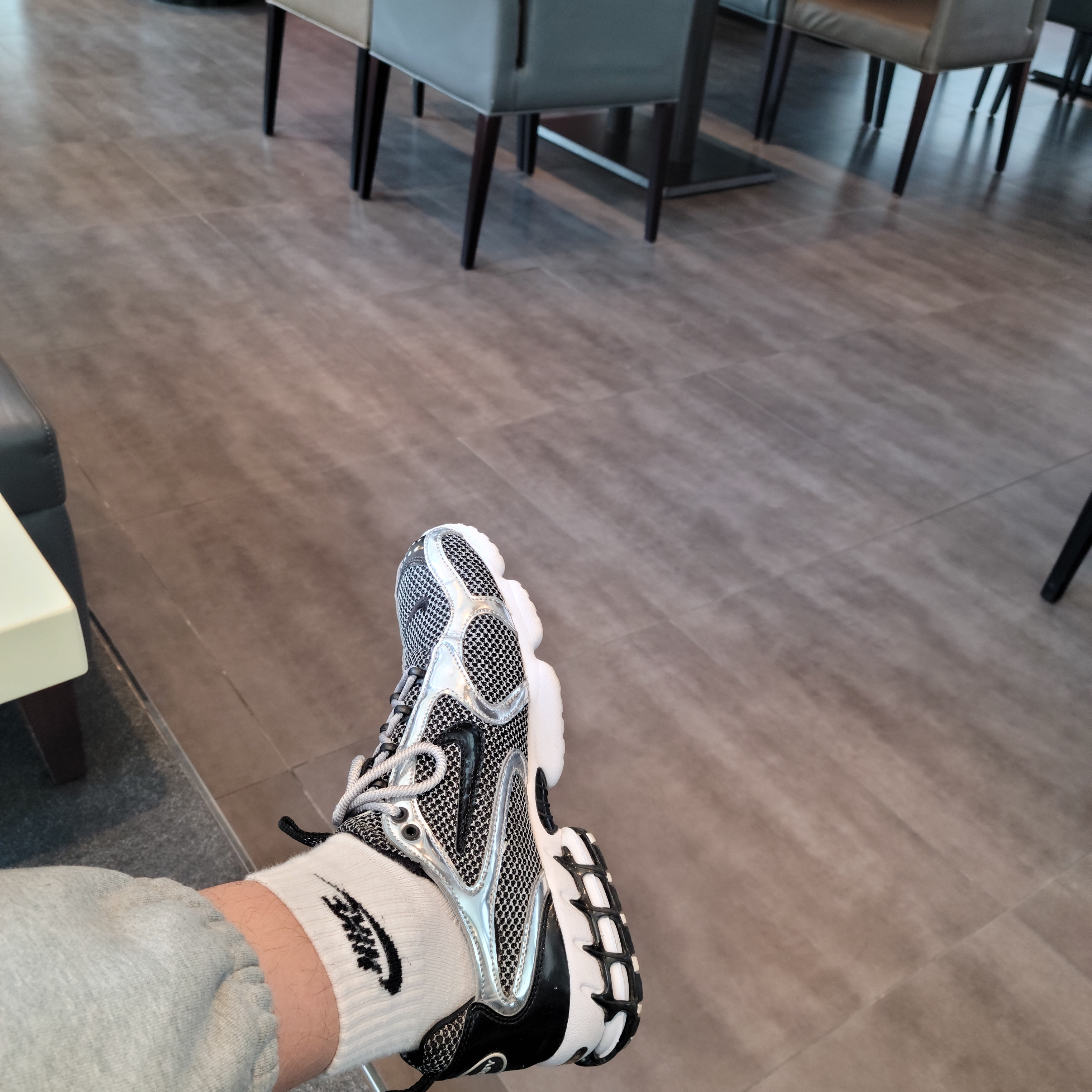 Nike x Stussy Air Zoom Spiridon Cage 2 Pure Platinum 착용 스타일