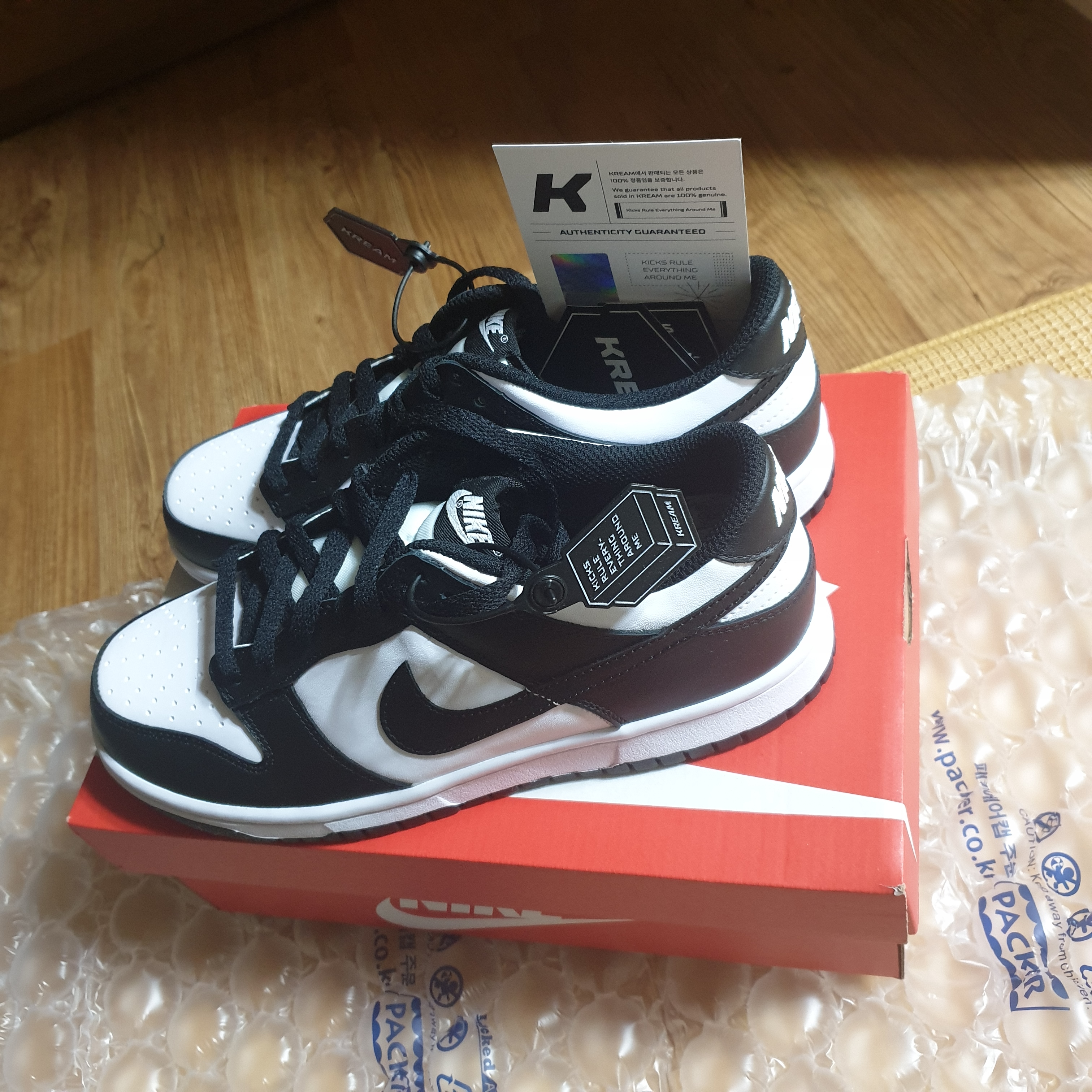 (GS) Nike Dunk Low Black 착용 스타일