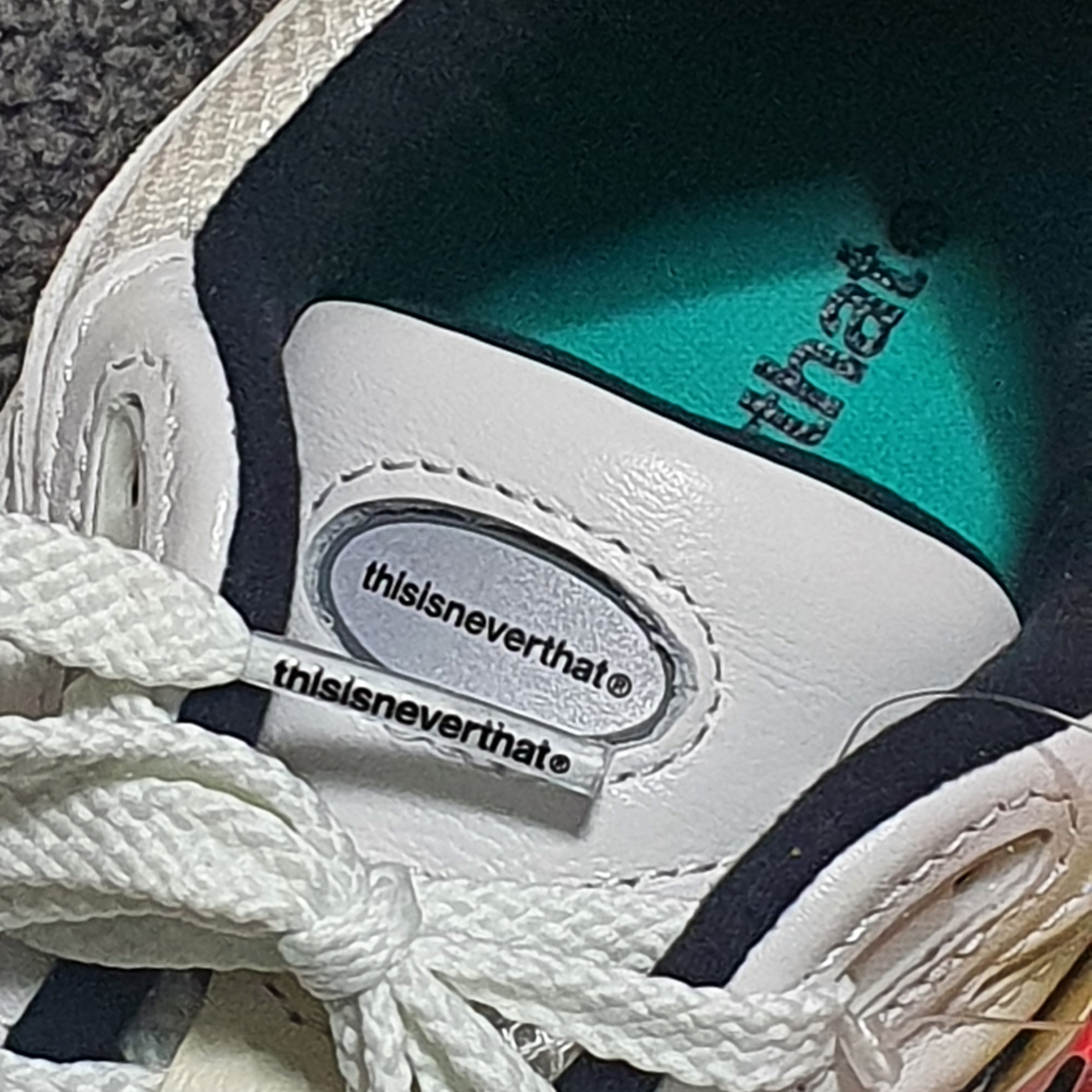 New Balance x Thisisneverthat 2002R White 착용 스타일 - 3