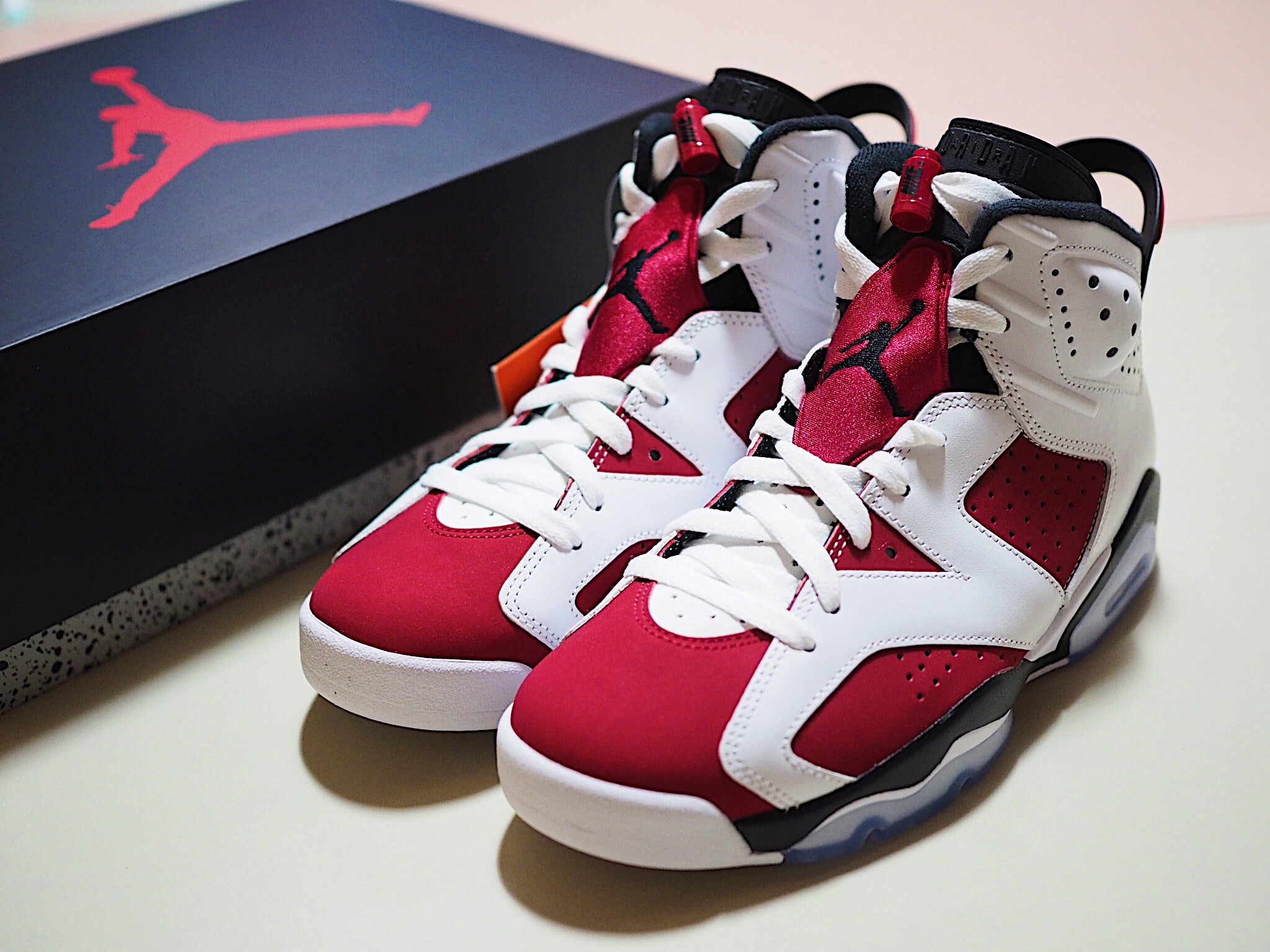 Jordan 6 Retro Carmine 2021 착용 스타일 - 2