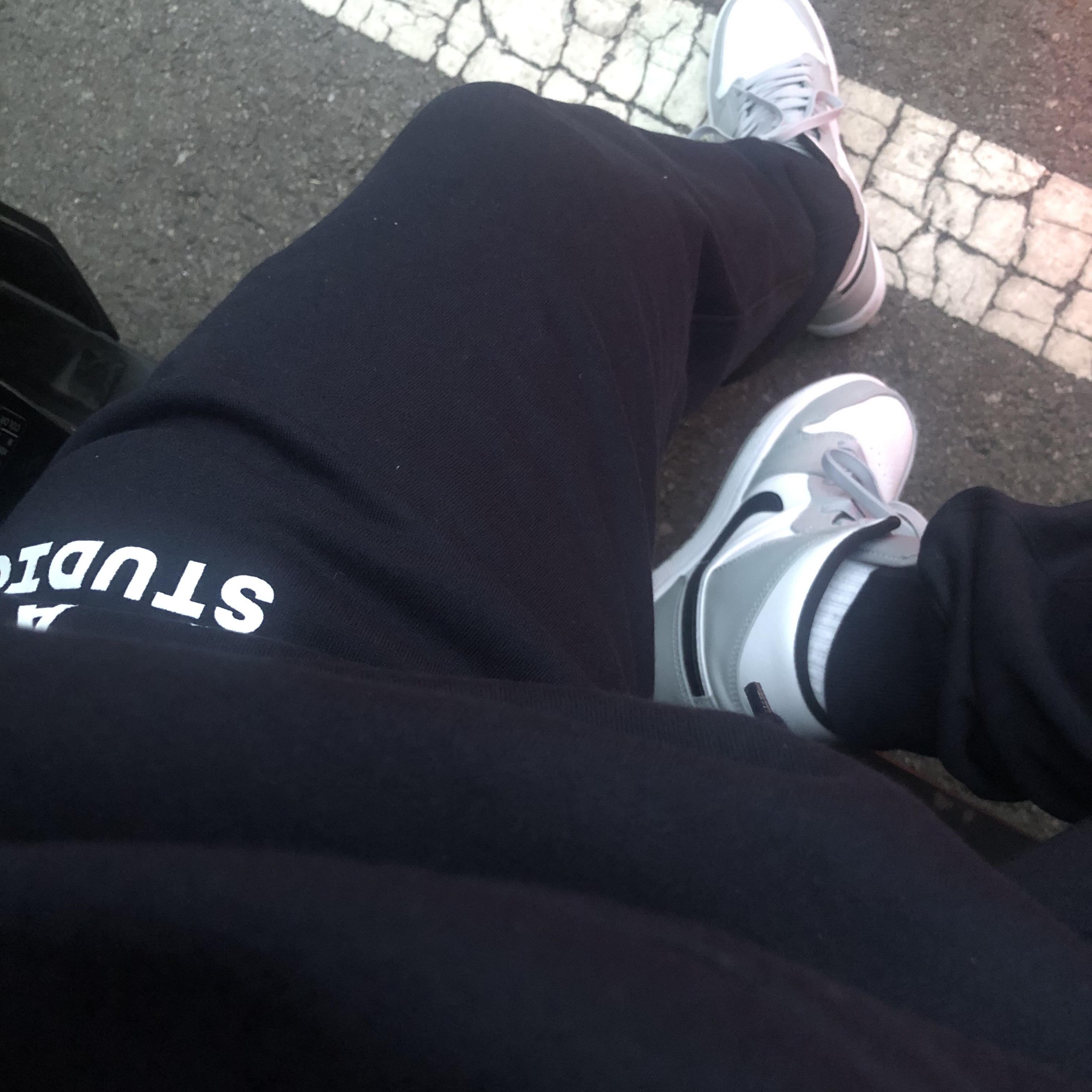 IAB Studio Hoodie Navy - 21SS, IAB Studio Sweatpants Navy - 21SS 착용 스타일 - 1