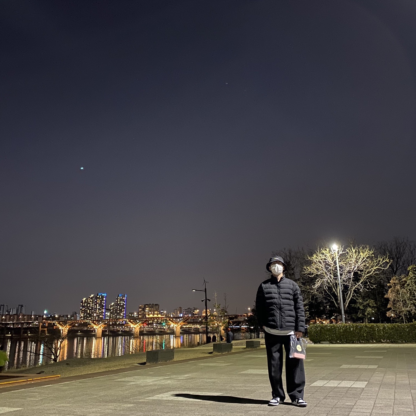 Nike Dunk Low Retro Black, IAB Studio Half Zip Pullover Light Gray 착용 스타일 - 1