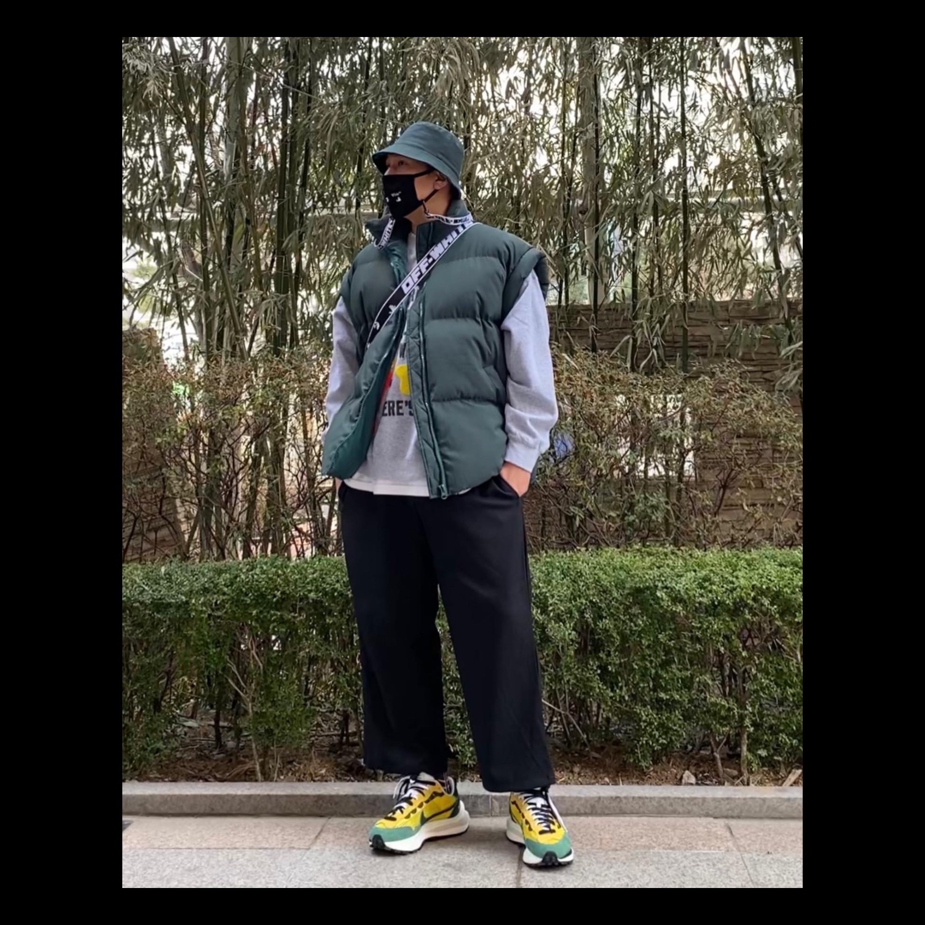 Off-White x Amore Pacific Protection Box (Without Cosmetics), Nike x Sacai VaporWaffle Tour Yellow & Gorge Green Sail 착용 스타일 - 1