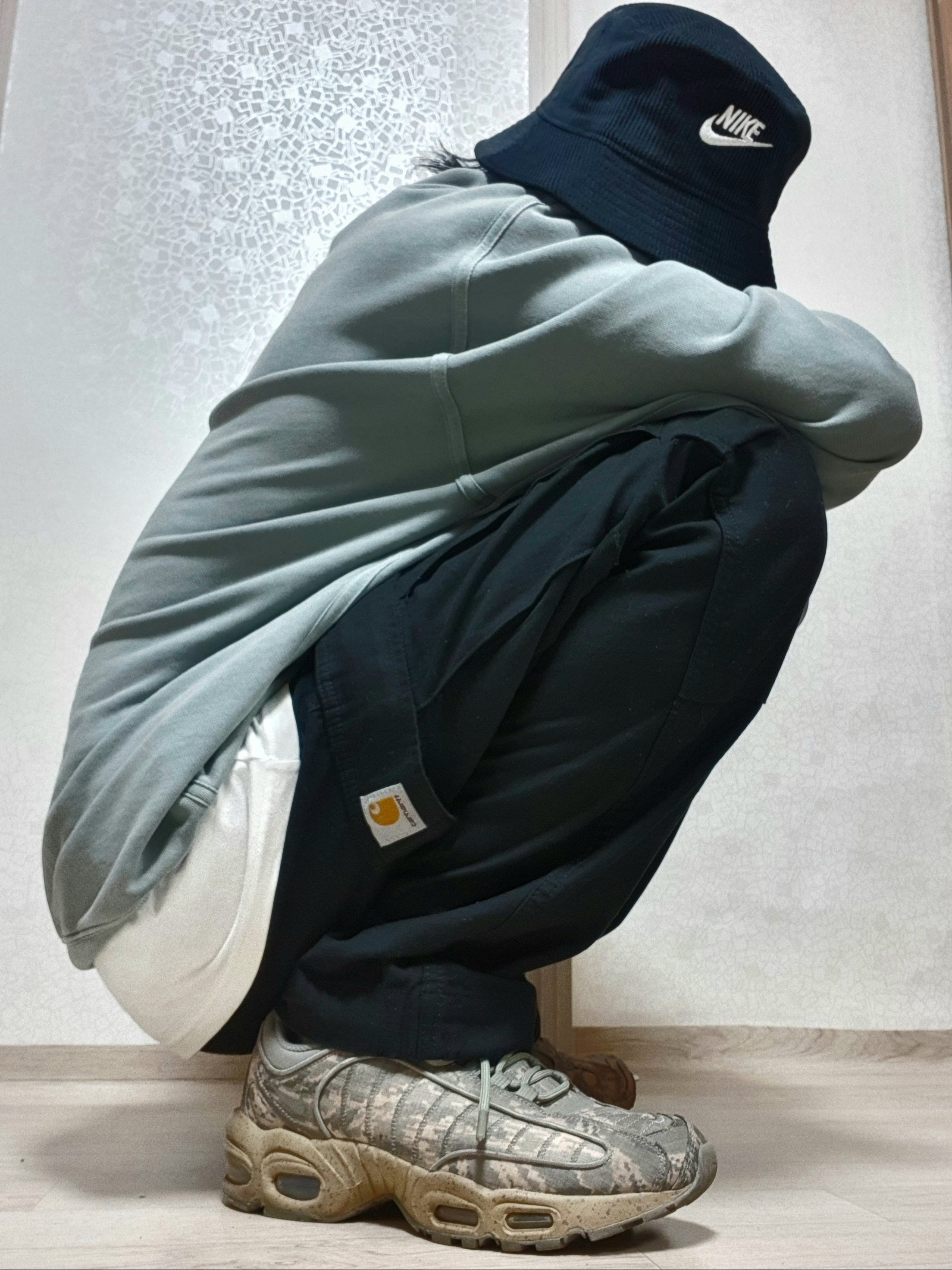 Nike Air Max Tailwind 4 SP Digi Camo, Nike Futura Corduroy Bucket Black 착용 스타일