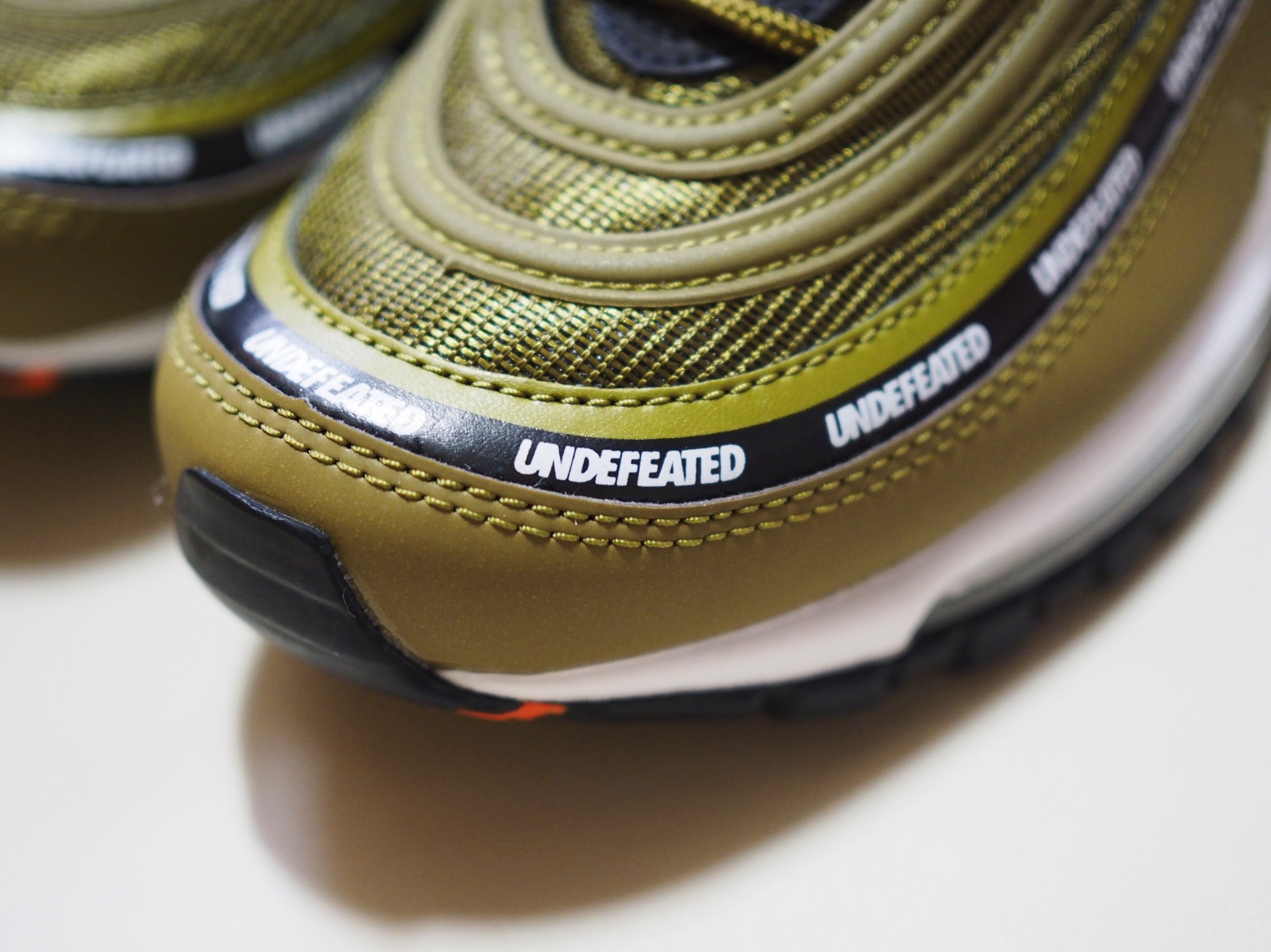 Nike x Undefeated Air Max 97 Militia Green 착용 스타일 - 3