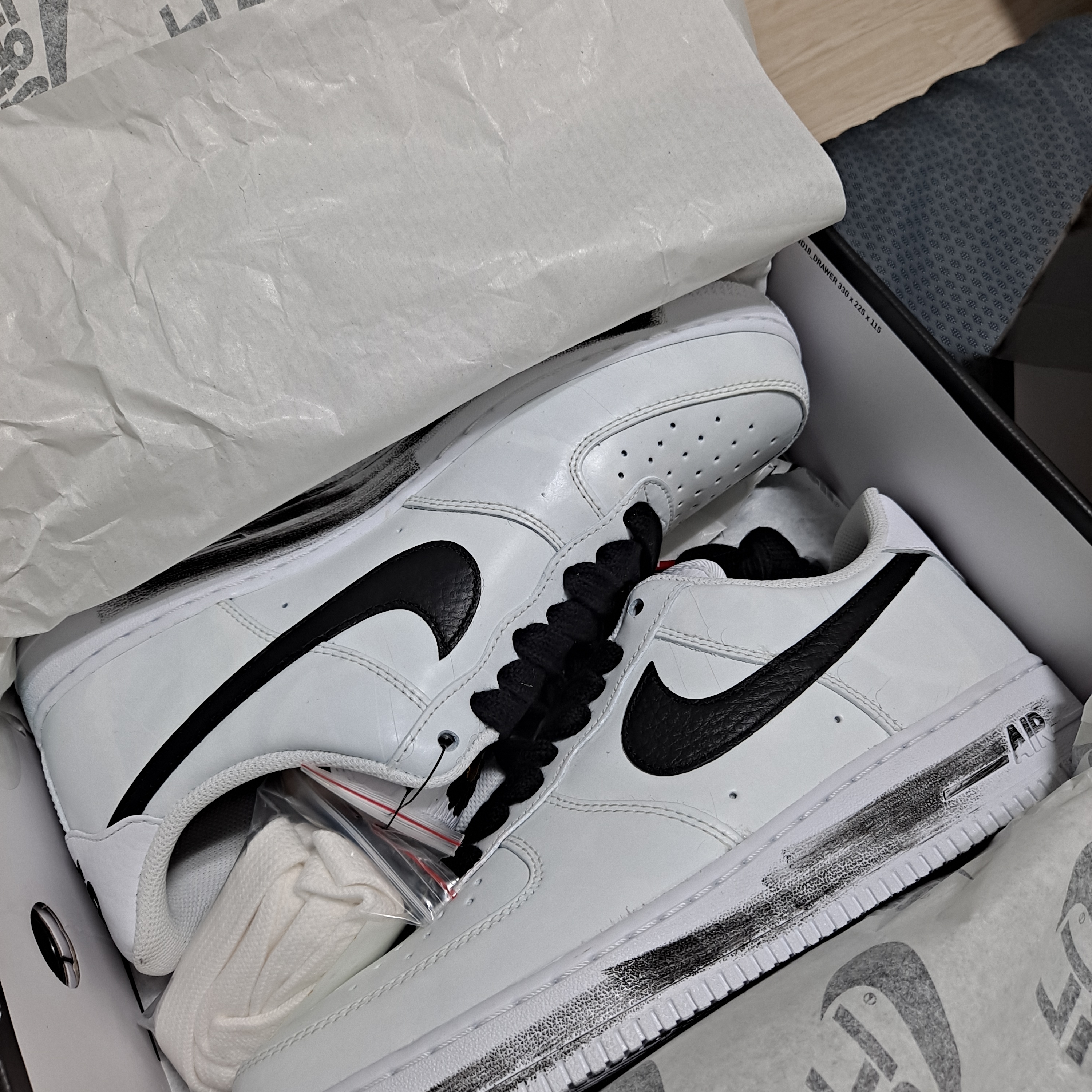 Nike x Peaceminusone Air Force 1 Low Para-Noise 2.0 착용 스타일 - 4