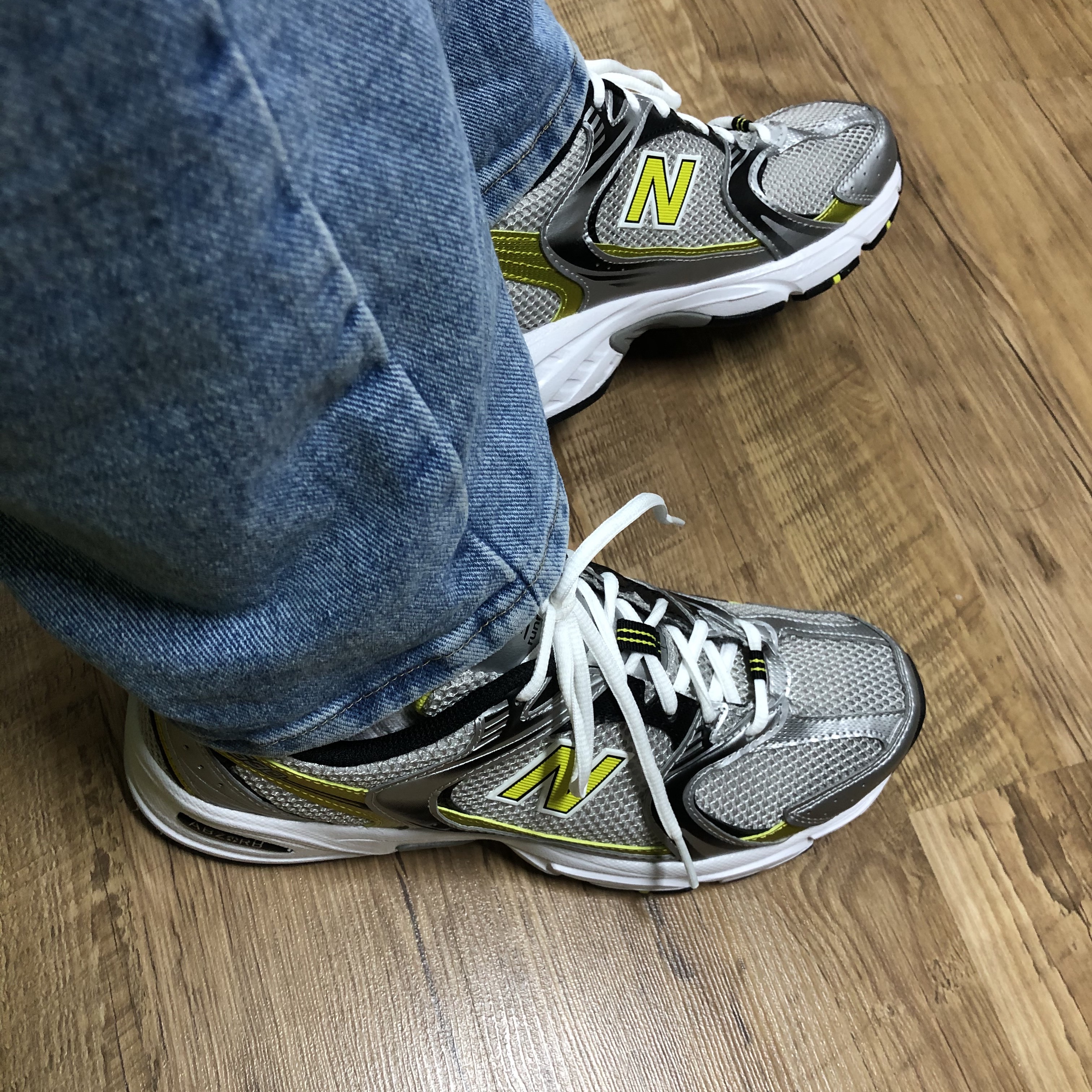 New Balance 530 Silver 착용 스타일 - 1