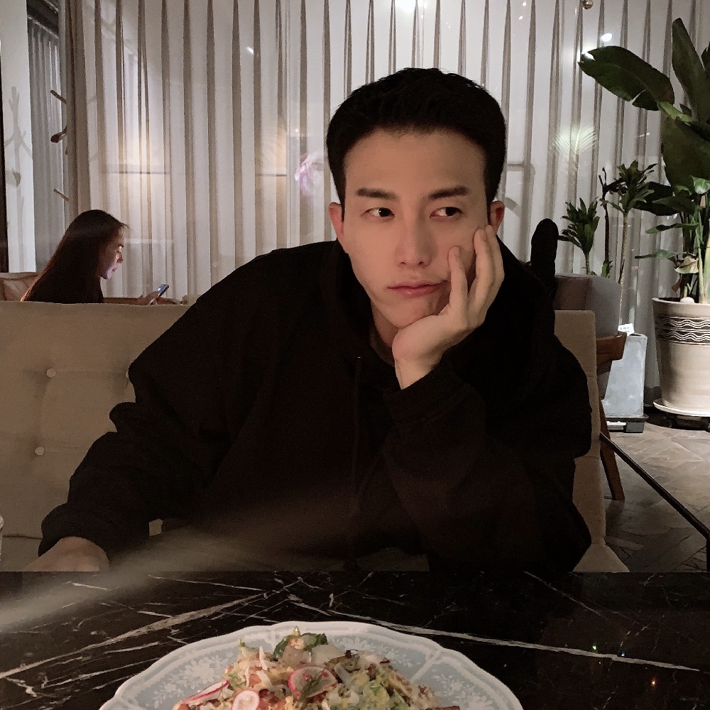 KREAM 프로필 이미지