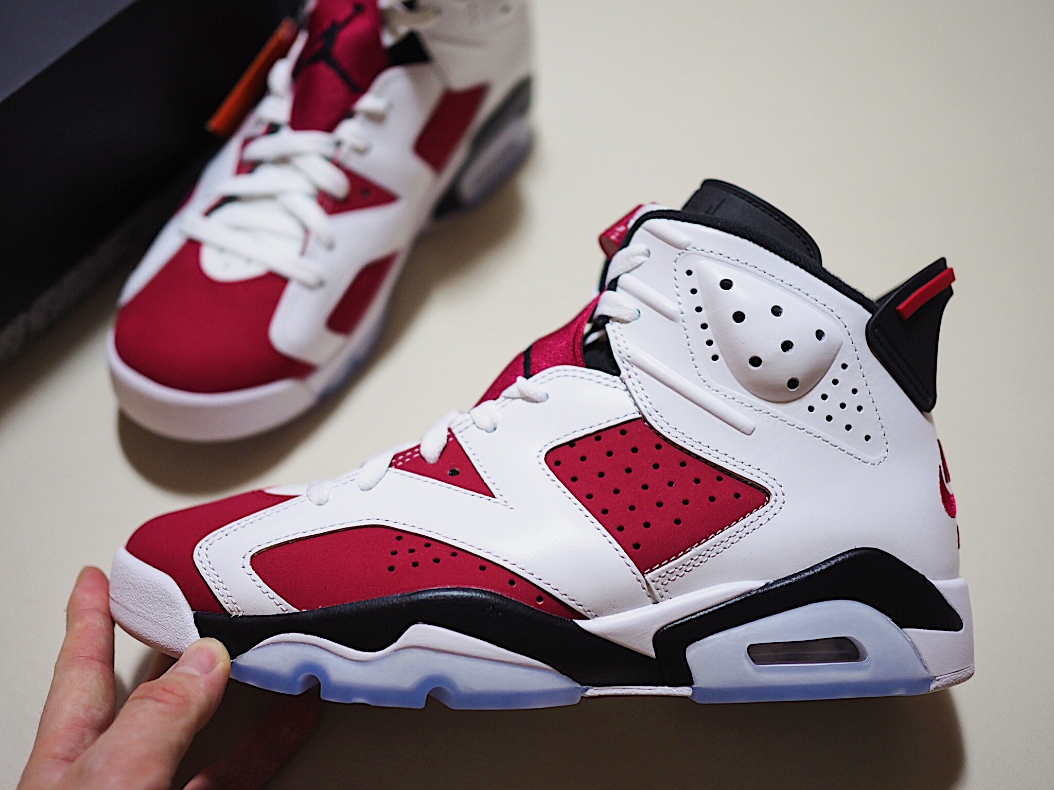 Jordan 6 Retro Carmine 2021 착용 스타일 - 3