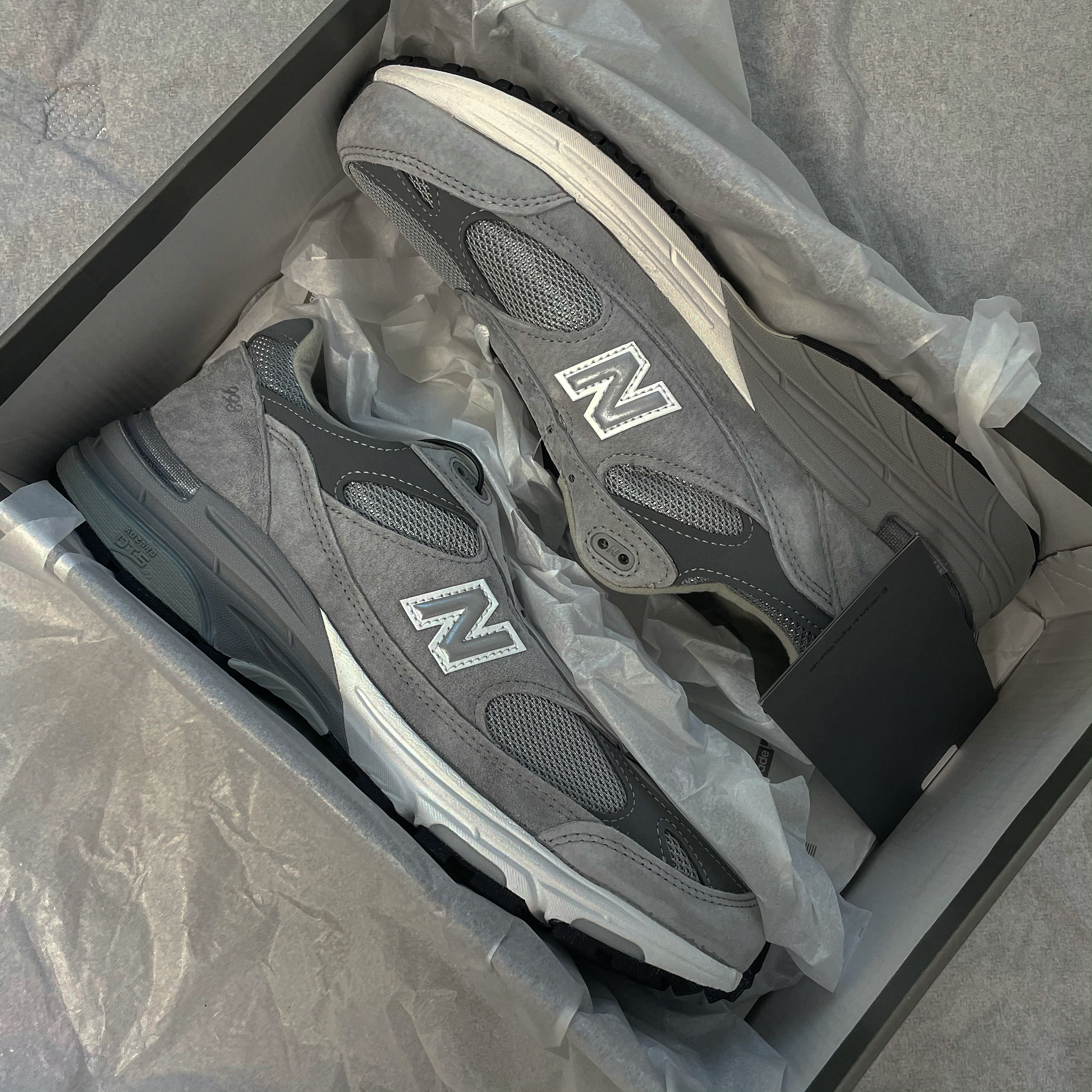 (W) New Balance 993 Made in USA Grey - B Standard 착용 스타일