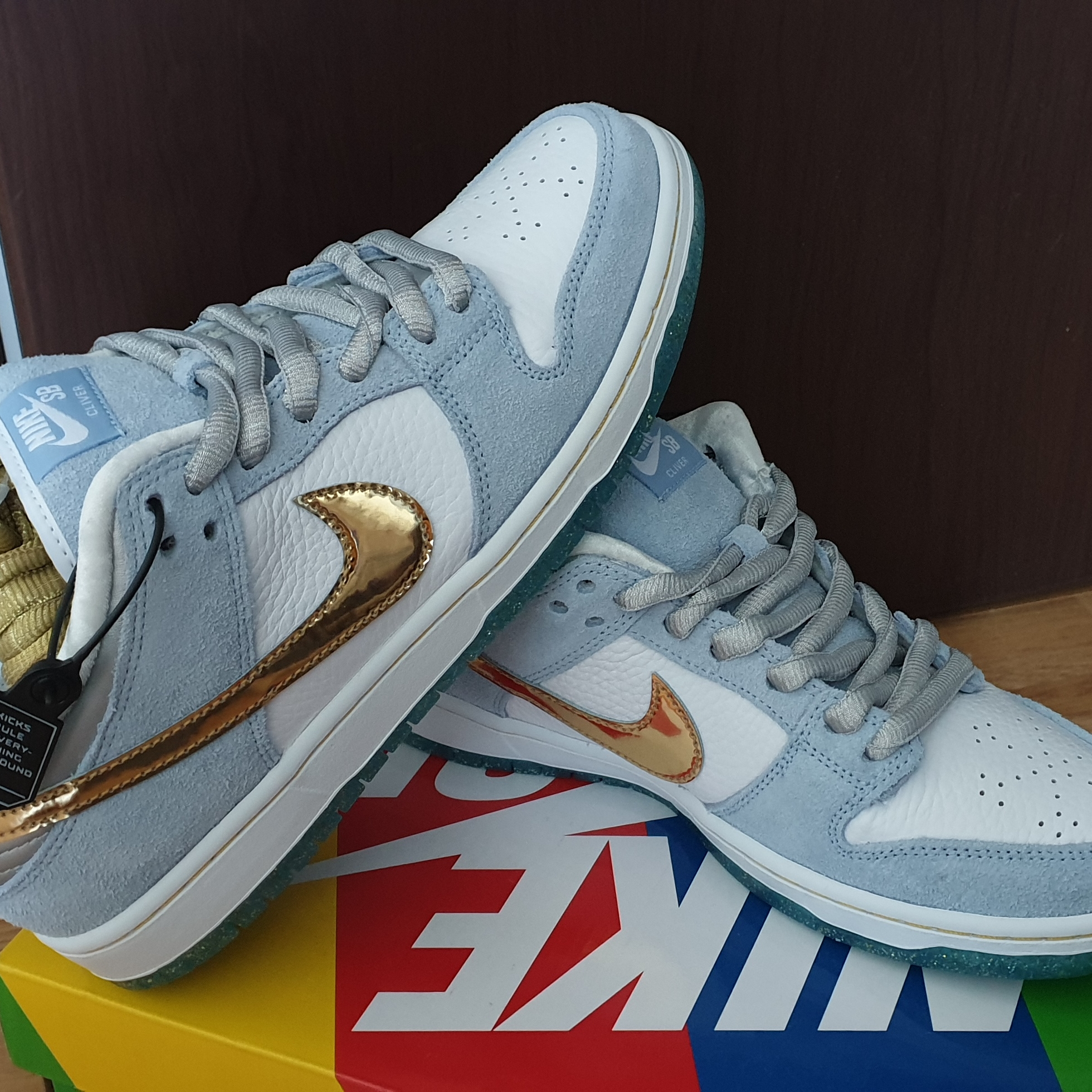 Nike x Sean Cliver SB Dunk Low Holiday Special 착용 스타일