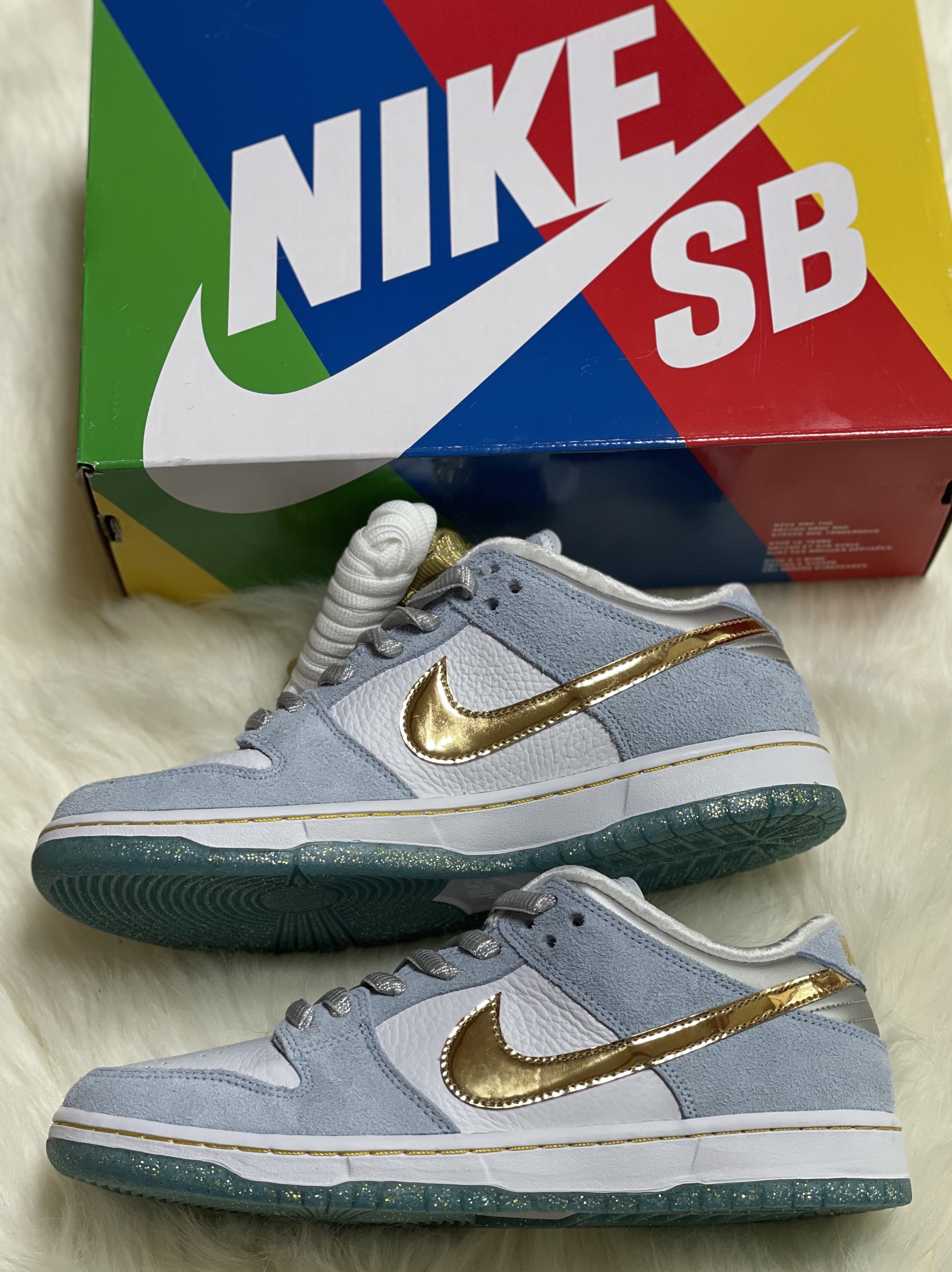 Nike x Sean Cliver SB Dunk Low Holiday Special 착용 스타일