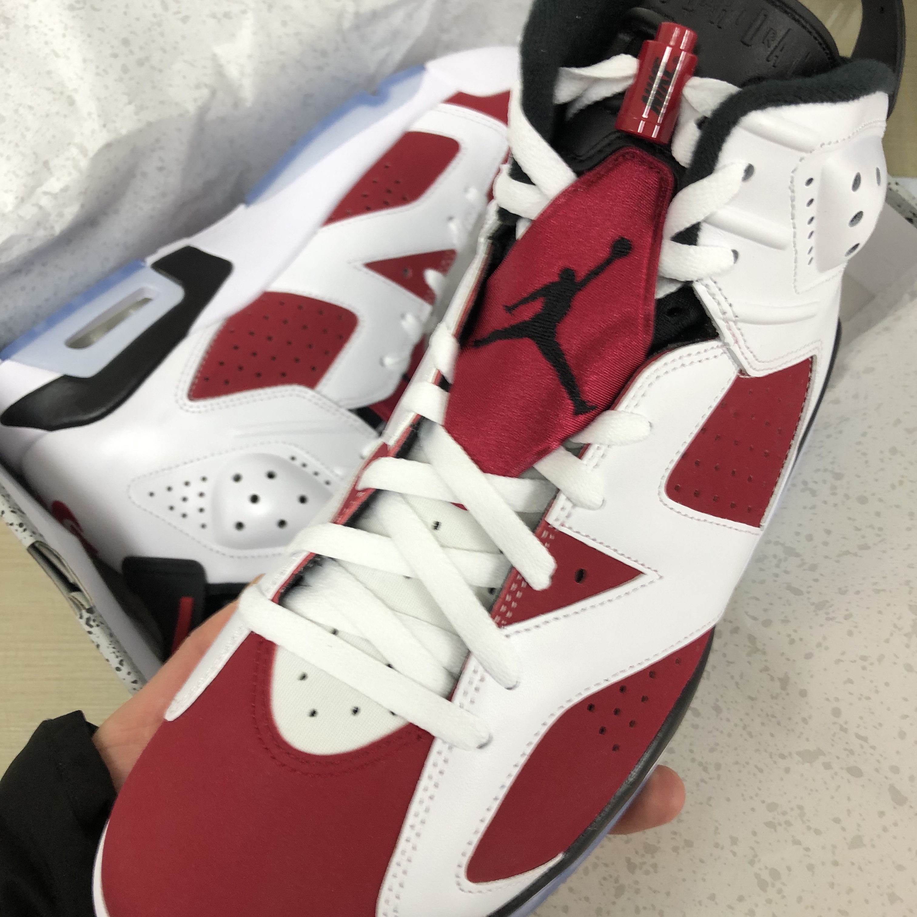 Jordan 6 Retro Carmine 2021 착용 스타일 - 2