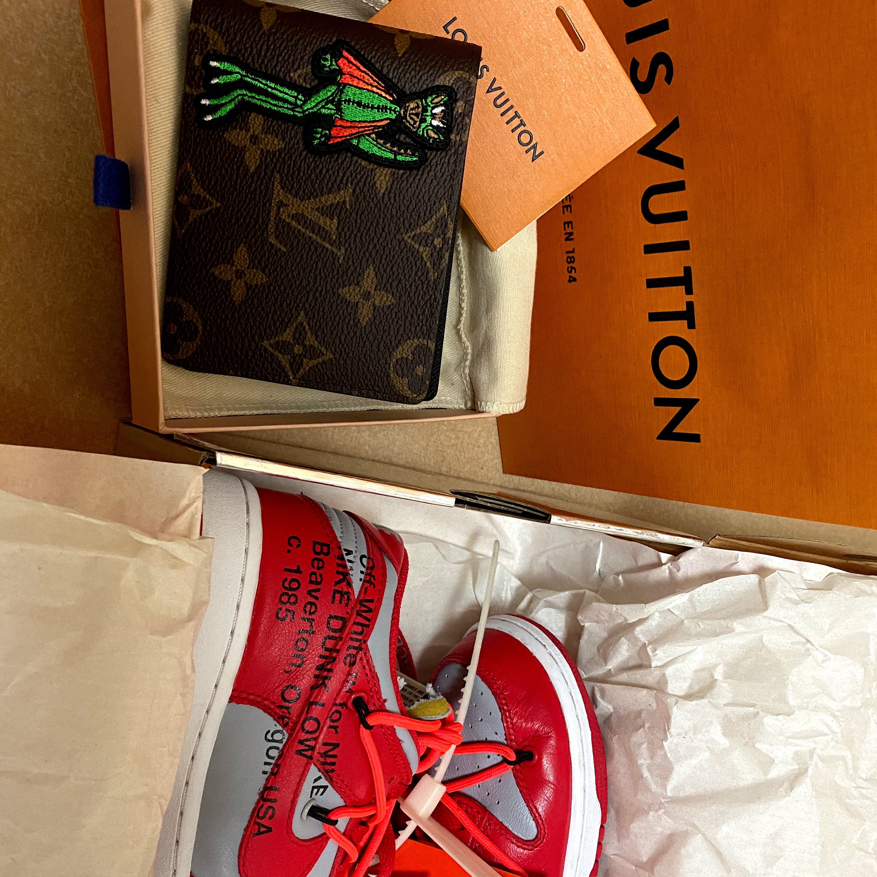 Nike x Off-White Dunk Low Pine Green, Nike x Off-White Dunk Low University Red 착용 스타일 - 2