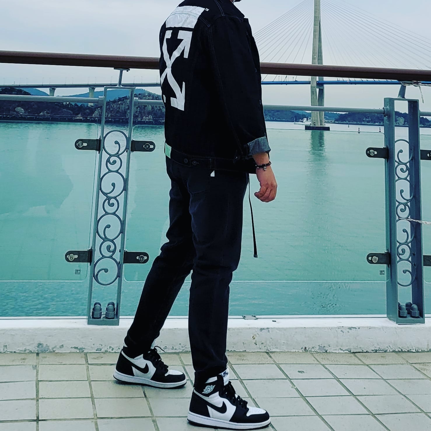 Jordan 1 Retro High OG Black White 2014 착용 스타일 - 3