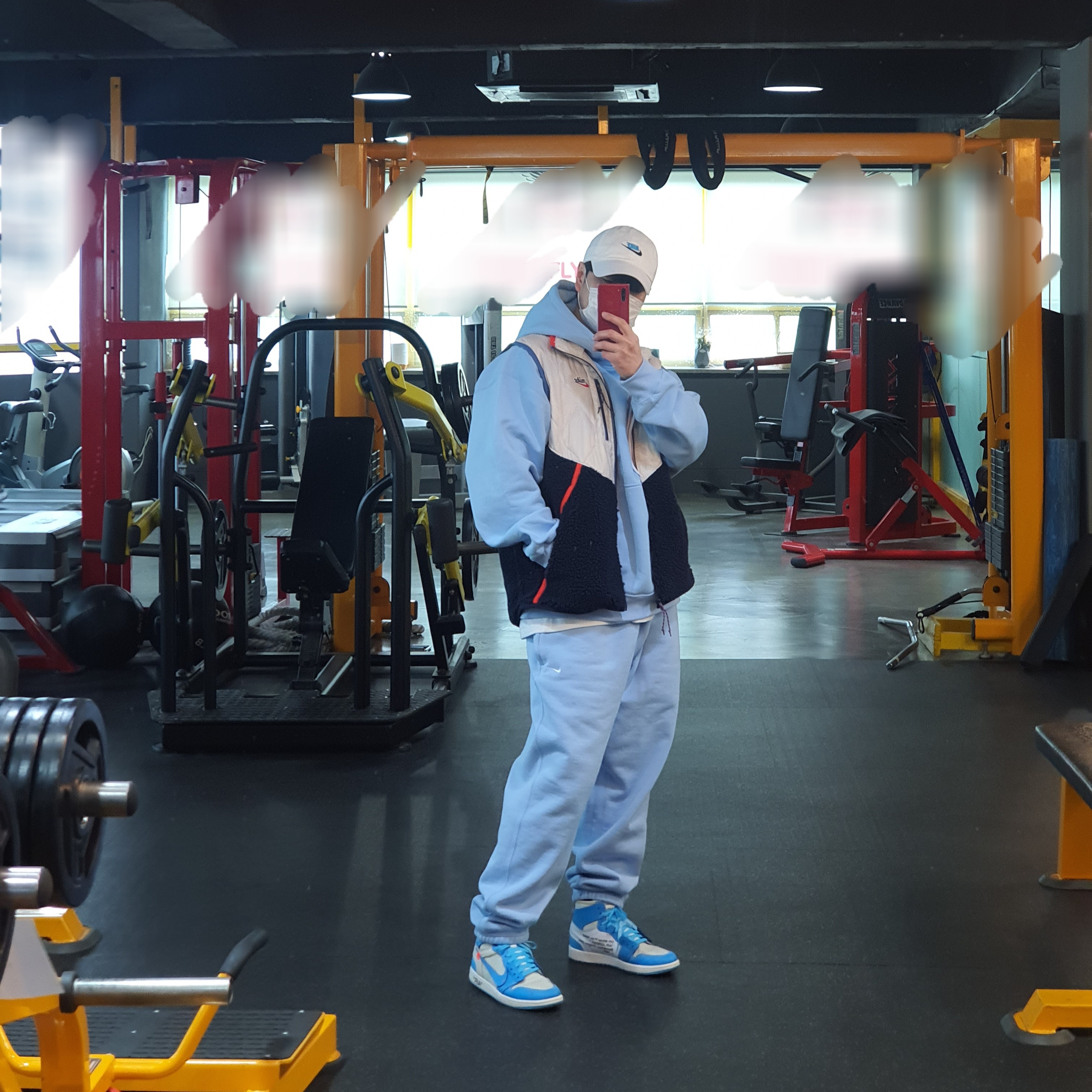Jordan 1 x Off-White Retro High University Blue 착용 스타일
