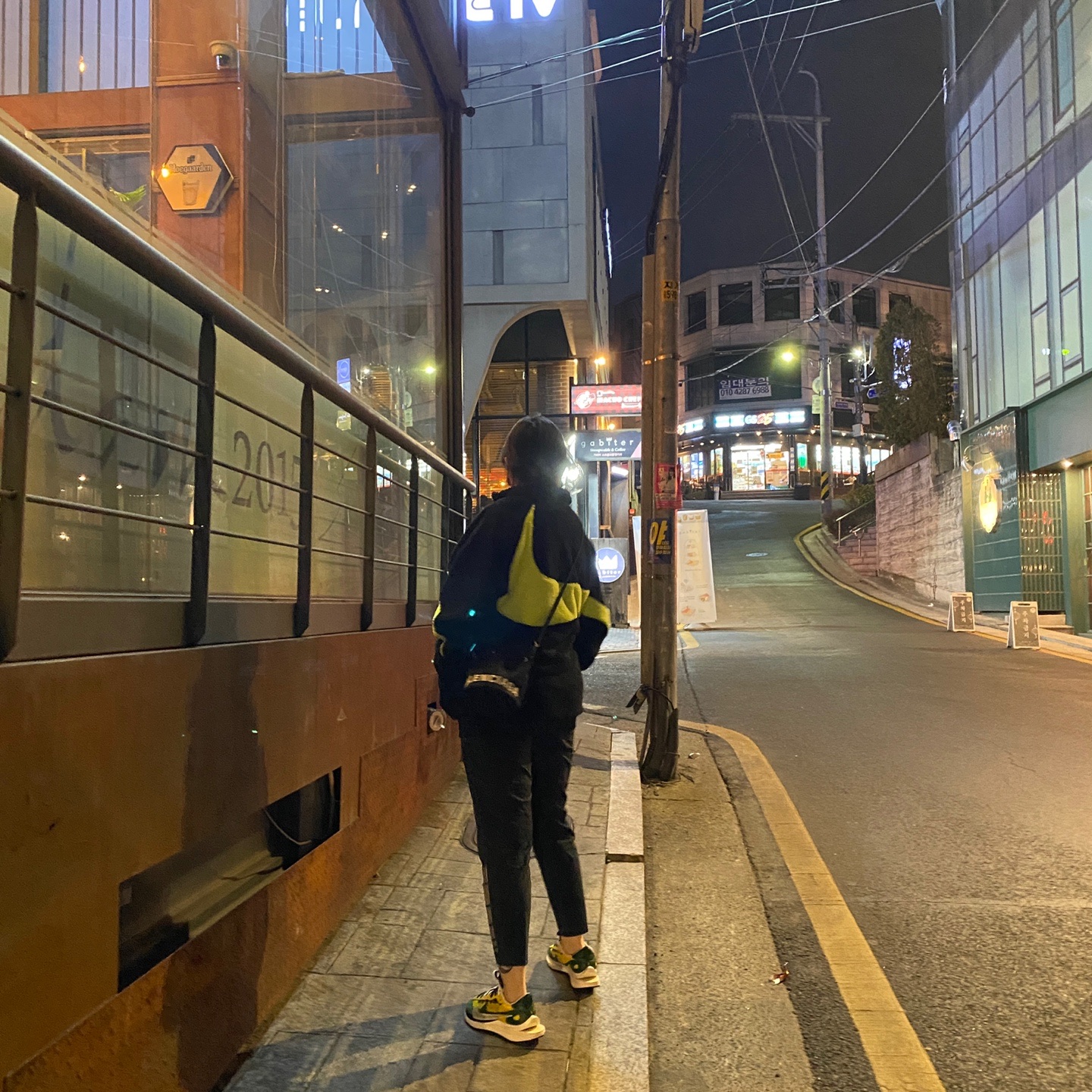 Nike x Sacai VaporWaffle Tour Yellow & Gorge Green Sail, Nike Big Swoosh Full Zip Jacket Black Volt 착용 스타일