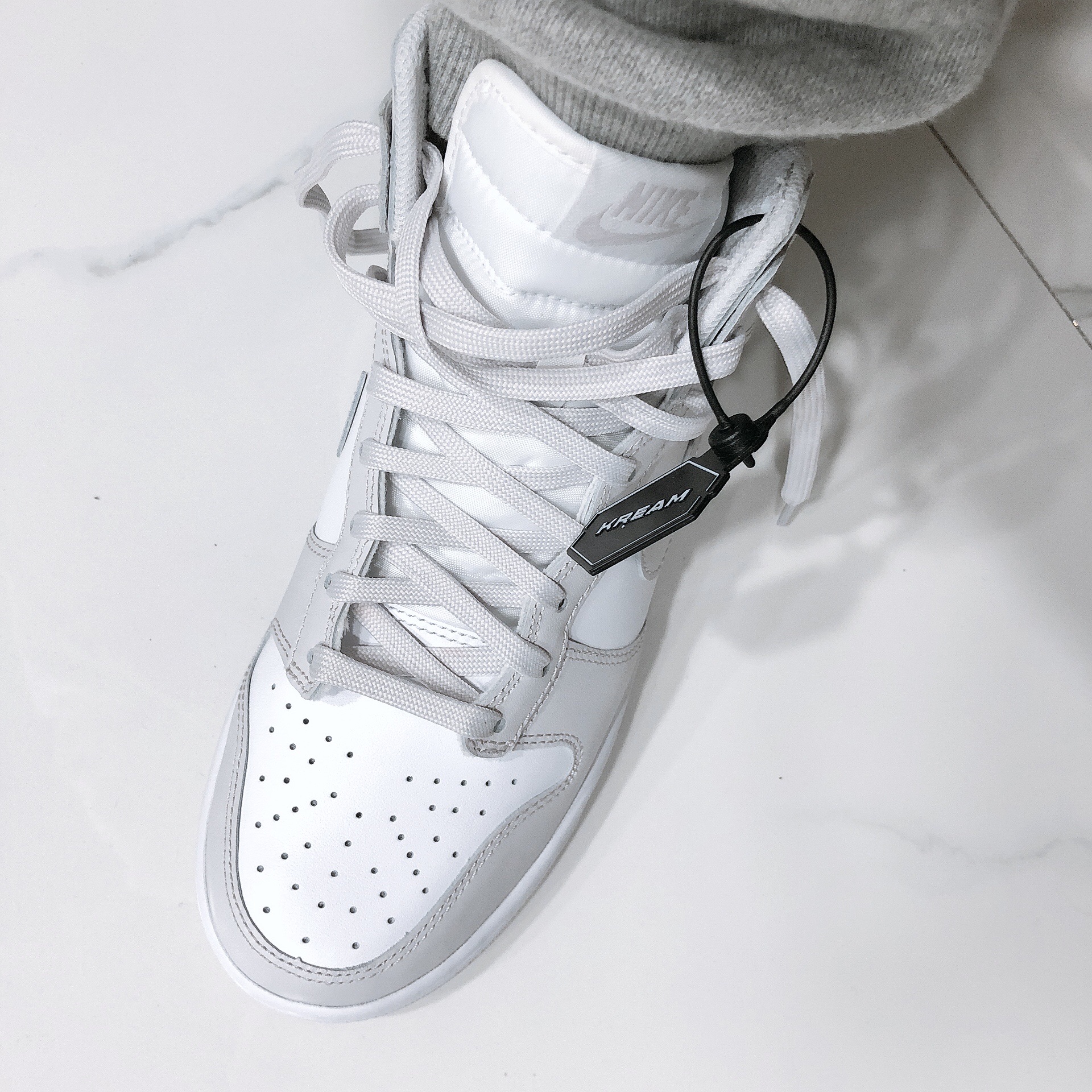 Nike Dunk High Retro Vast Grey 착용 스타일 - 5