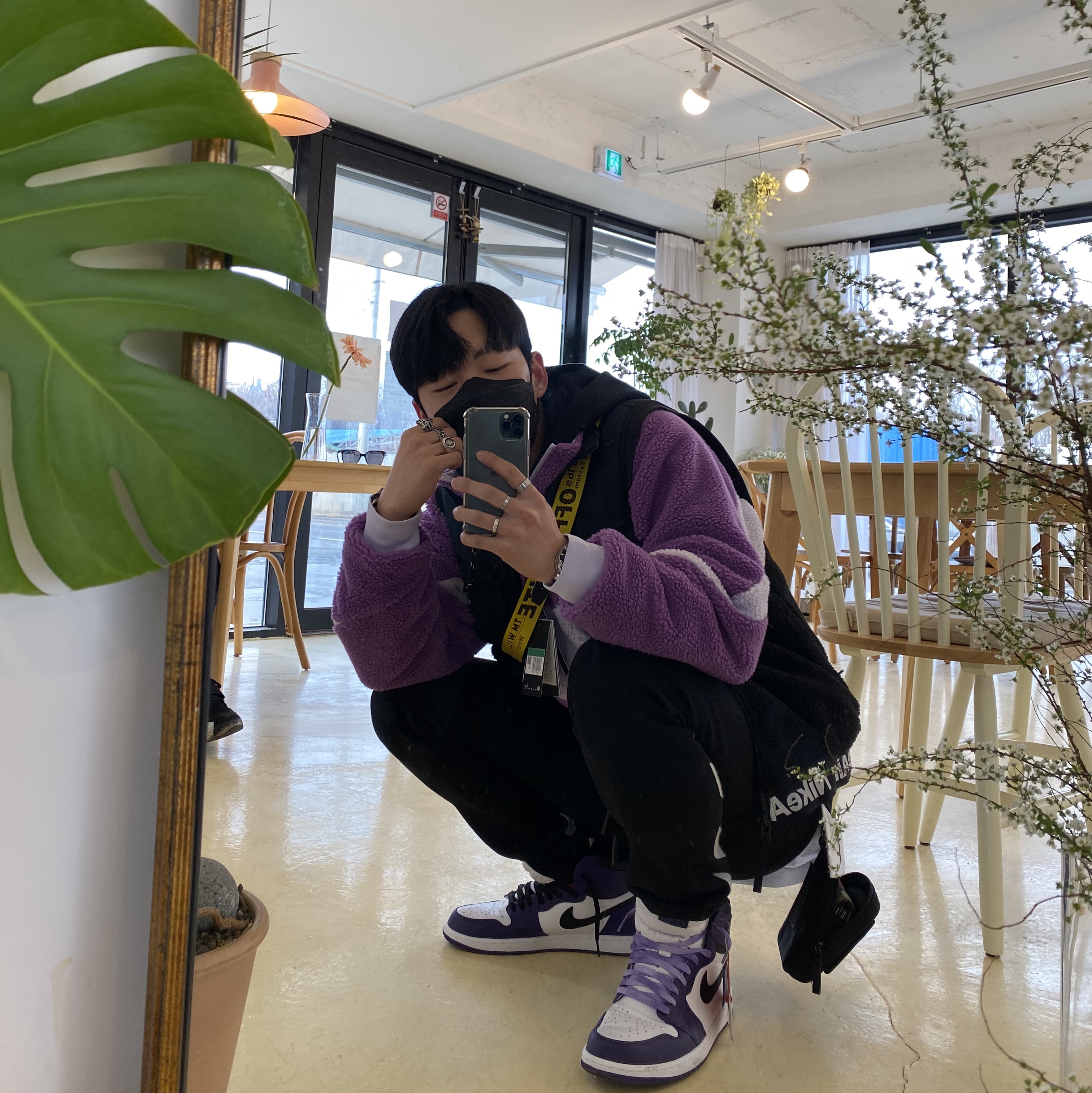 Jordan 1 Retro High OG Court Purple 2020, Nike Big Swoosh Full Zip Jacket Purple Violet 착용 스타일
